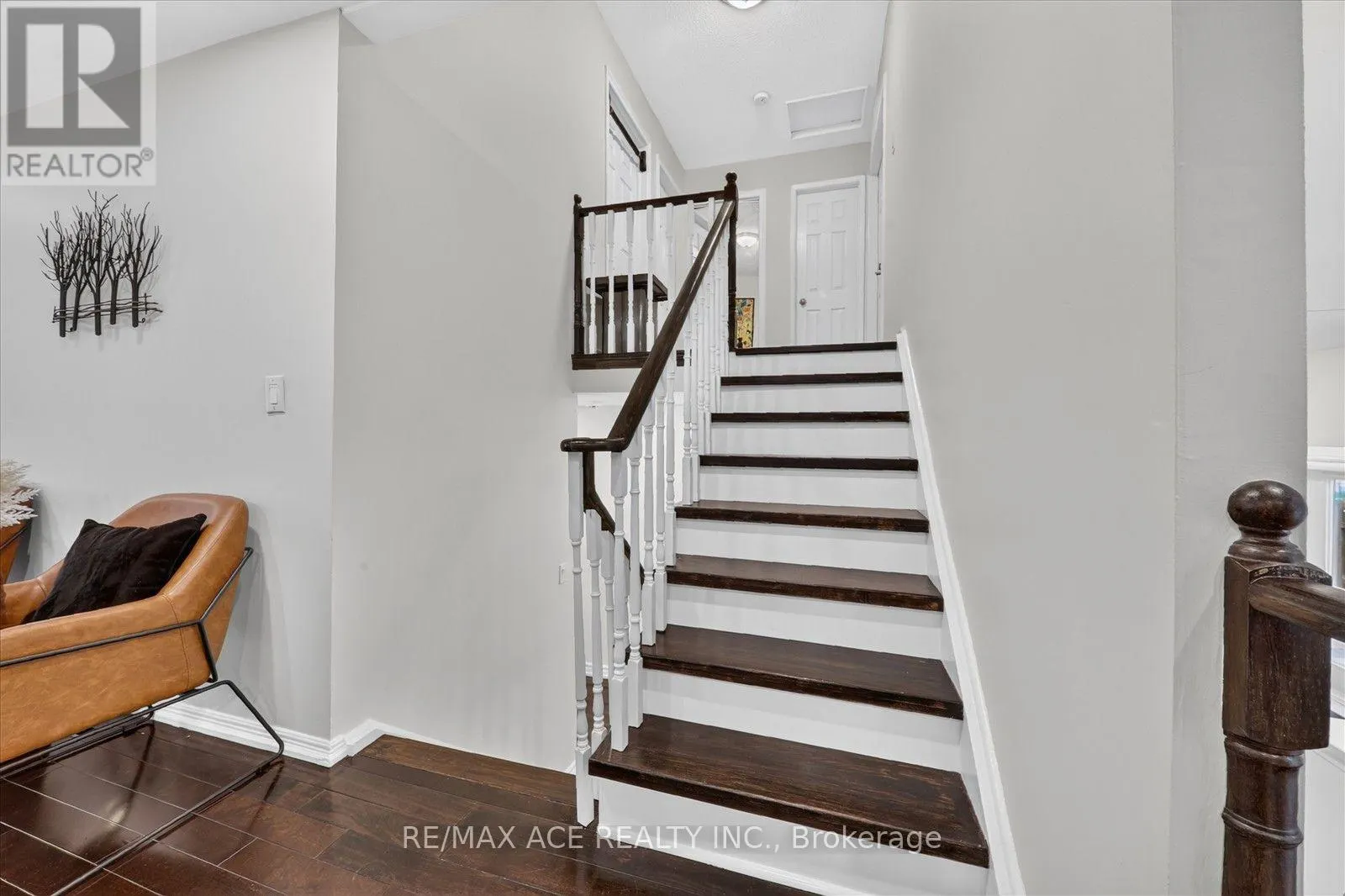 4 RENFIELD CRESCENT