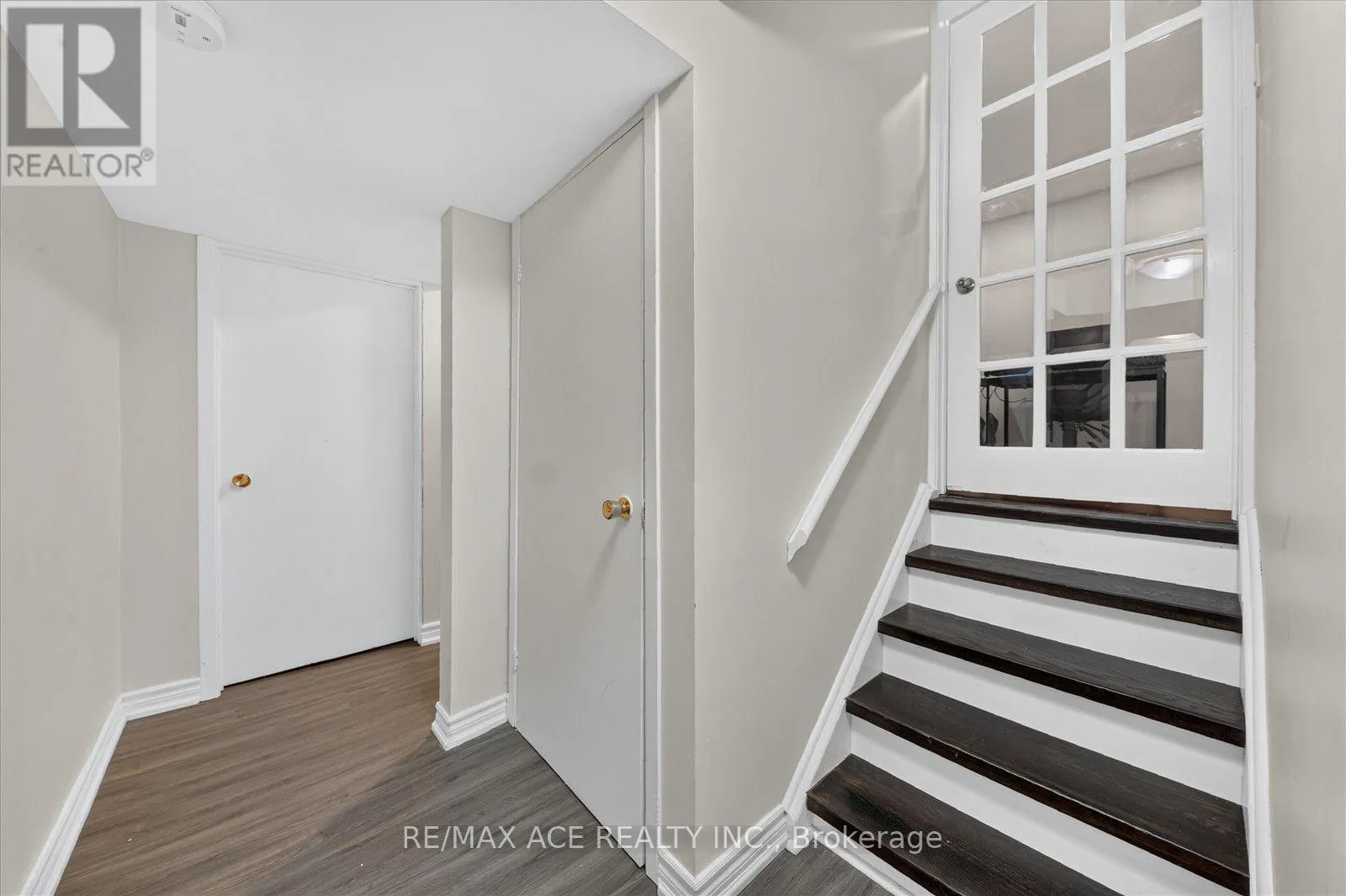 4 RENFIELD CRESCENT