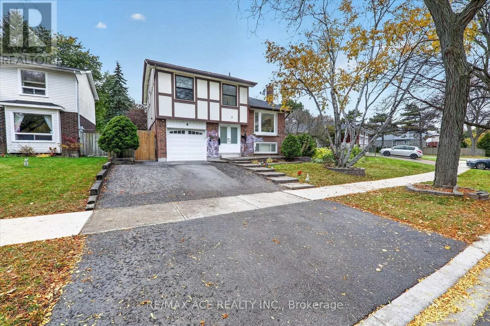 4 RENFIELD CRESCENT