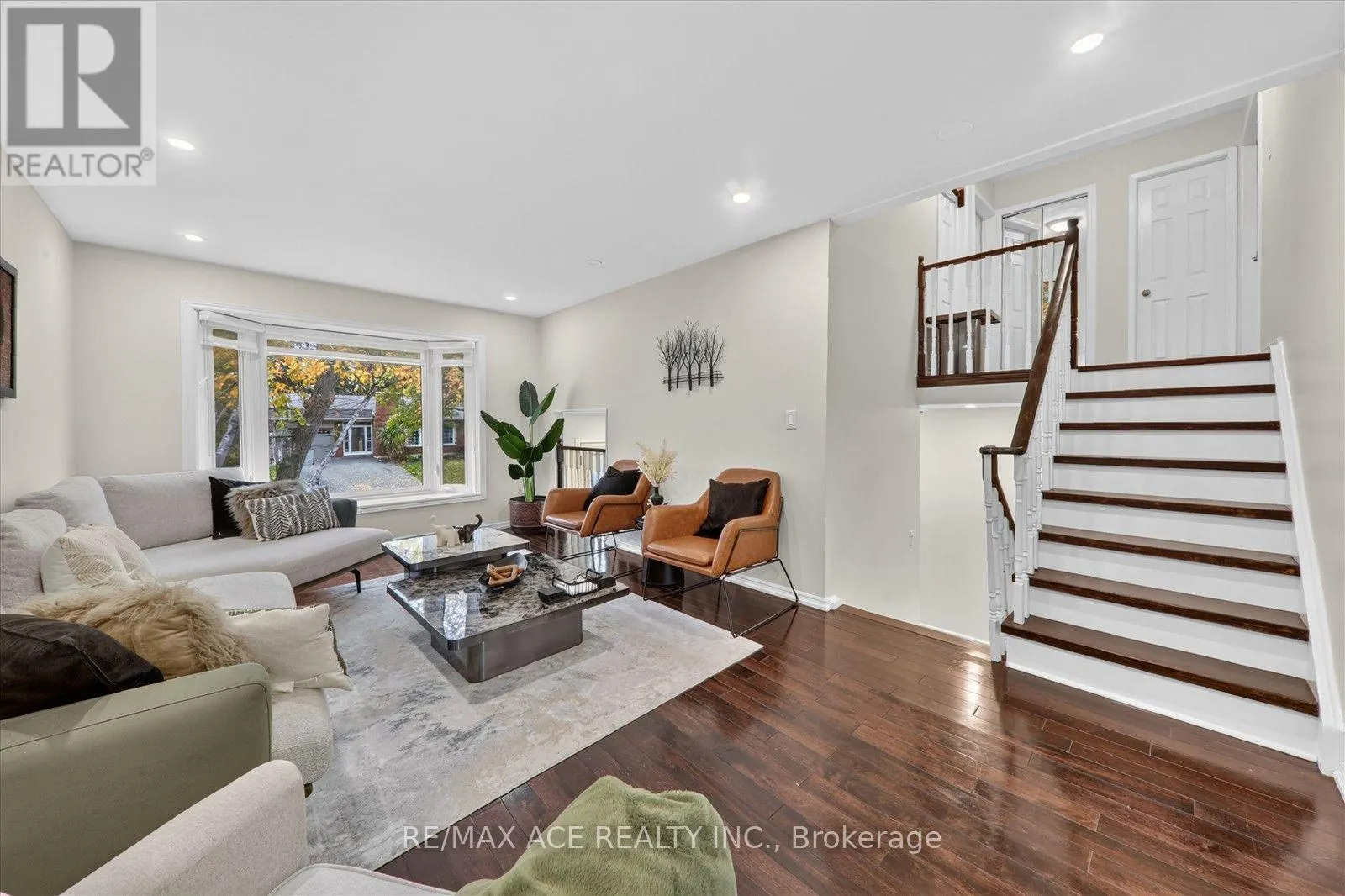 4 RENFIELD CRESCENT