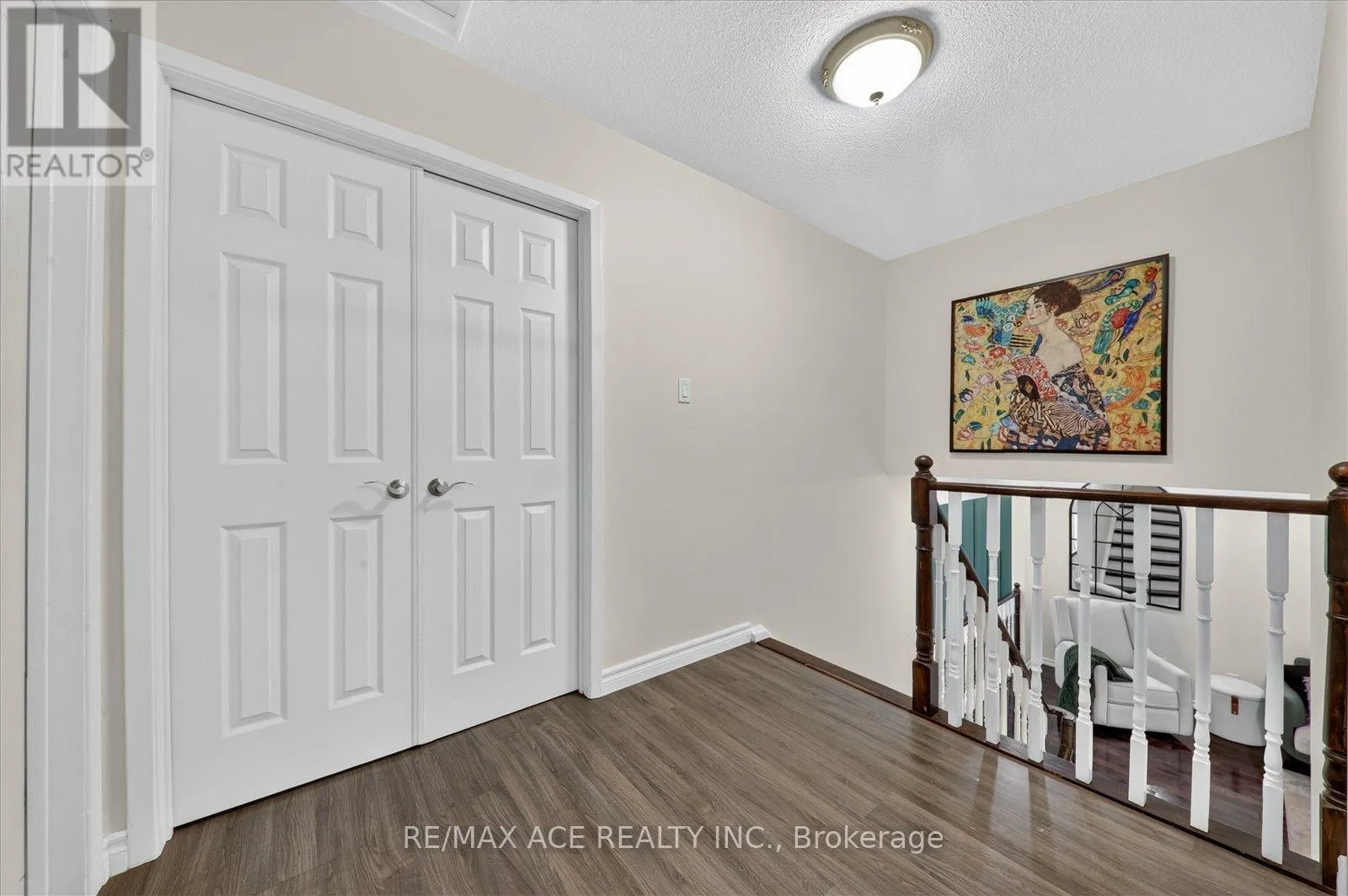 4 RENFIELD CRESCENT