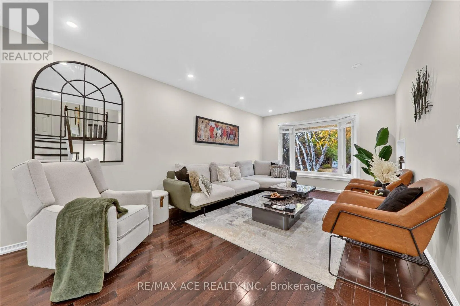4 RENFIELD CRESCENT