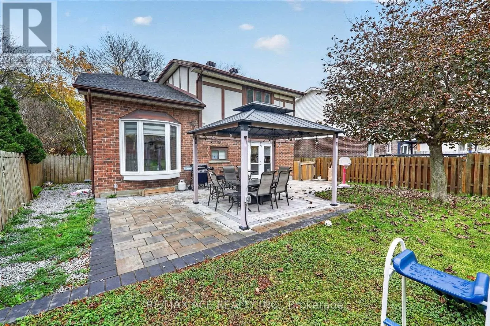 4 RENFIELD CRESCENT