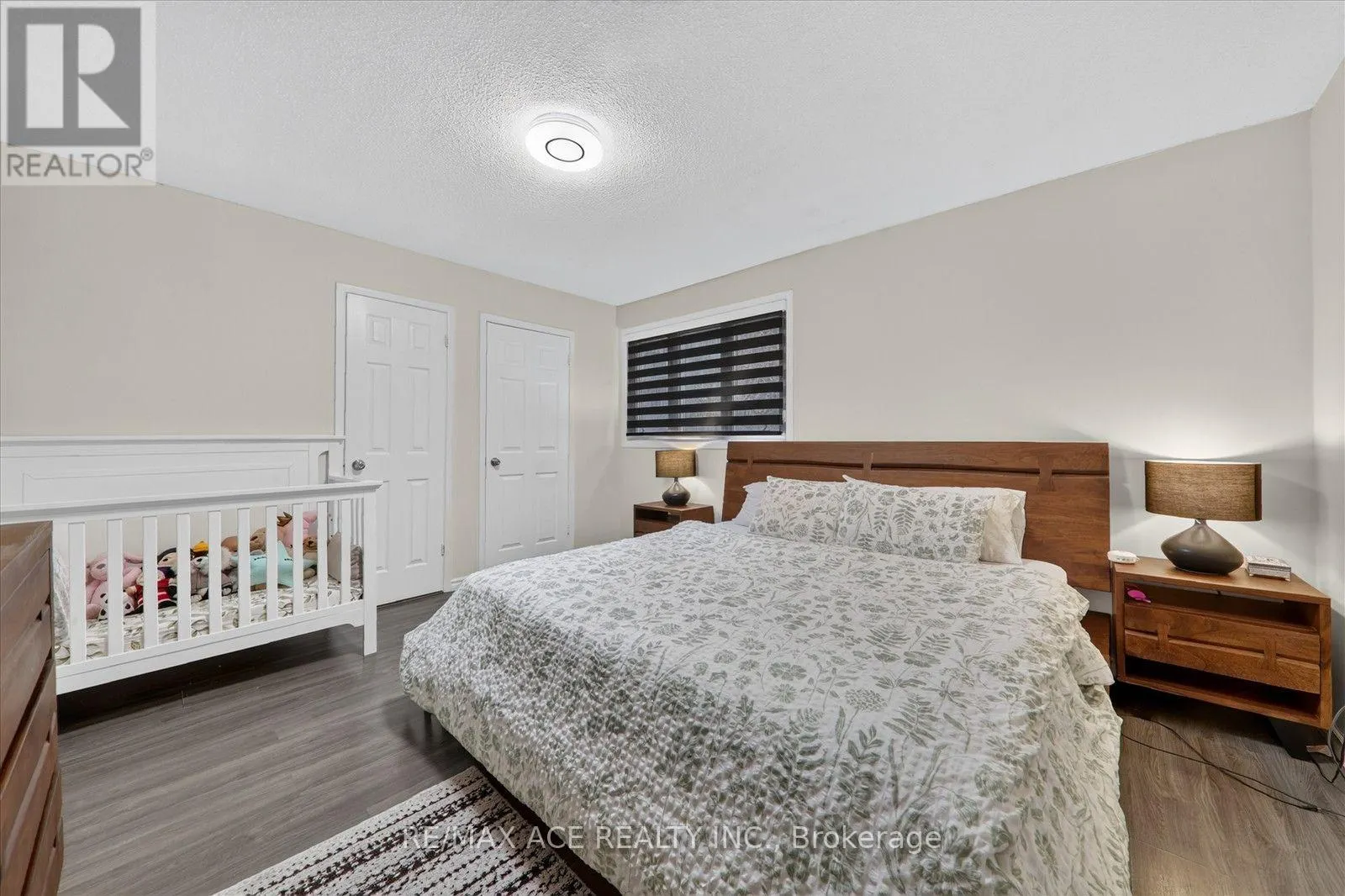 4 RENFIELD CRESCENT