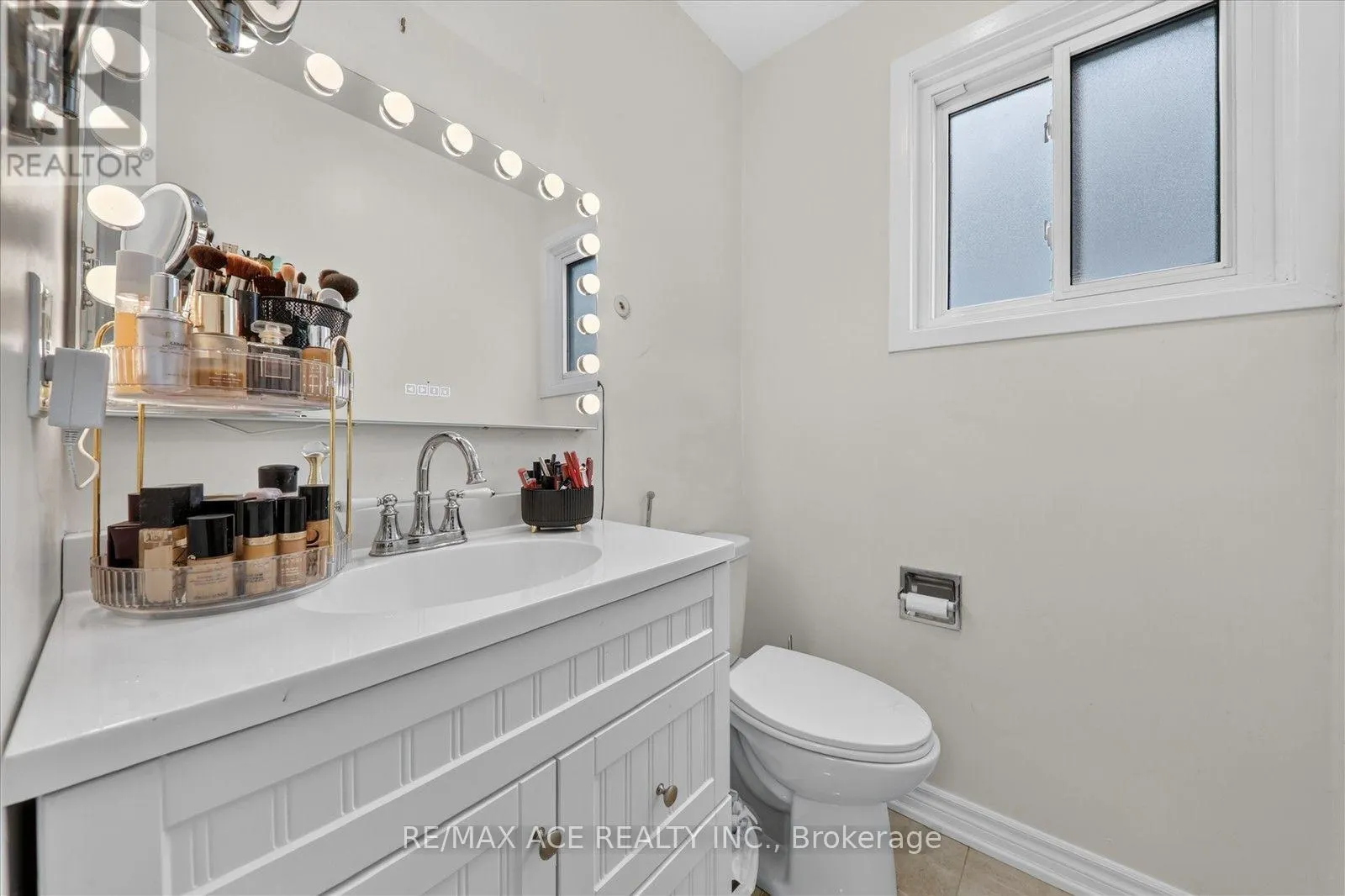 4 RENFIELD CRESCENT