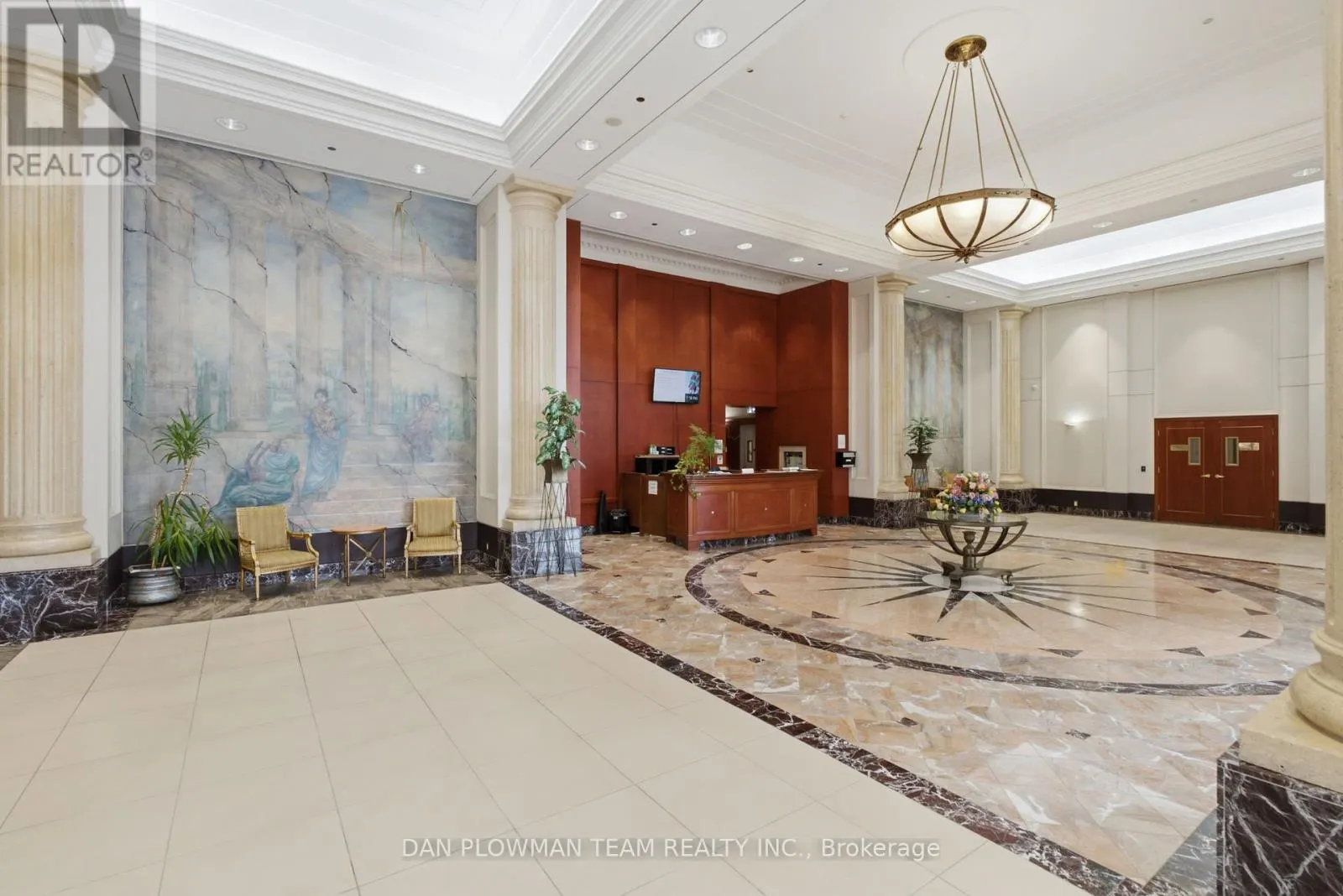 913 - 8 LEE CENTRE DRIVE