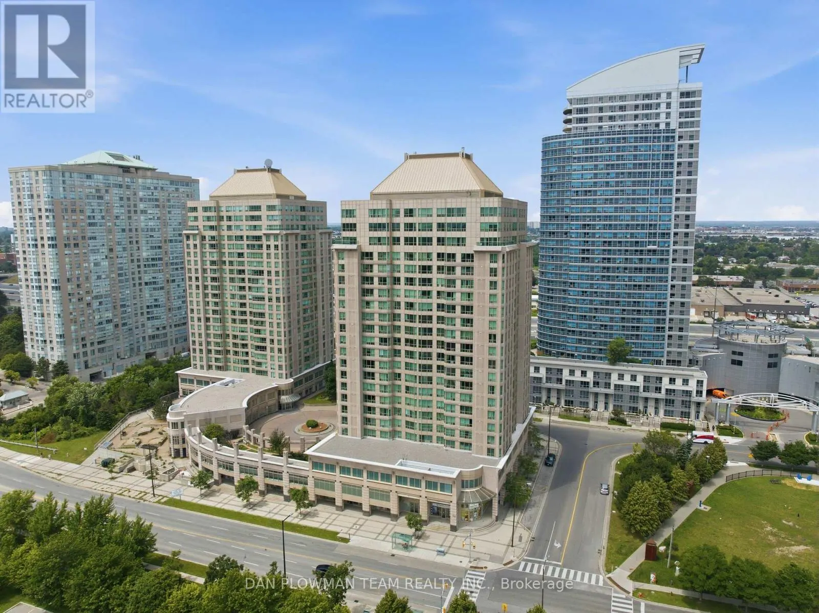 913 - 8 LEE CENTRE DRIVE