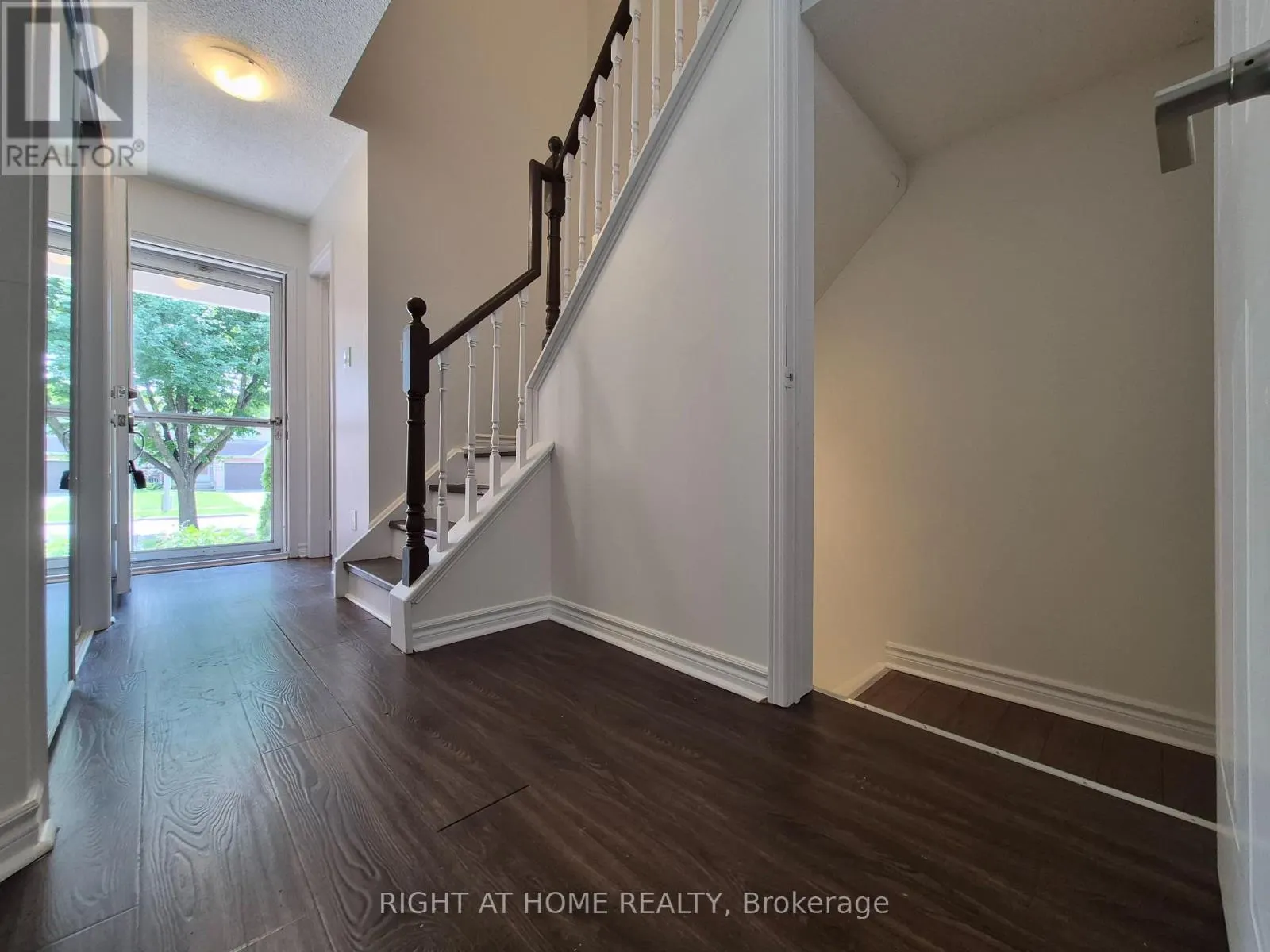21 MCCULLOCK CRESCENT