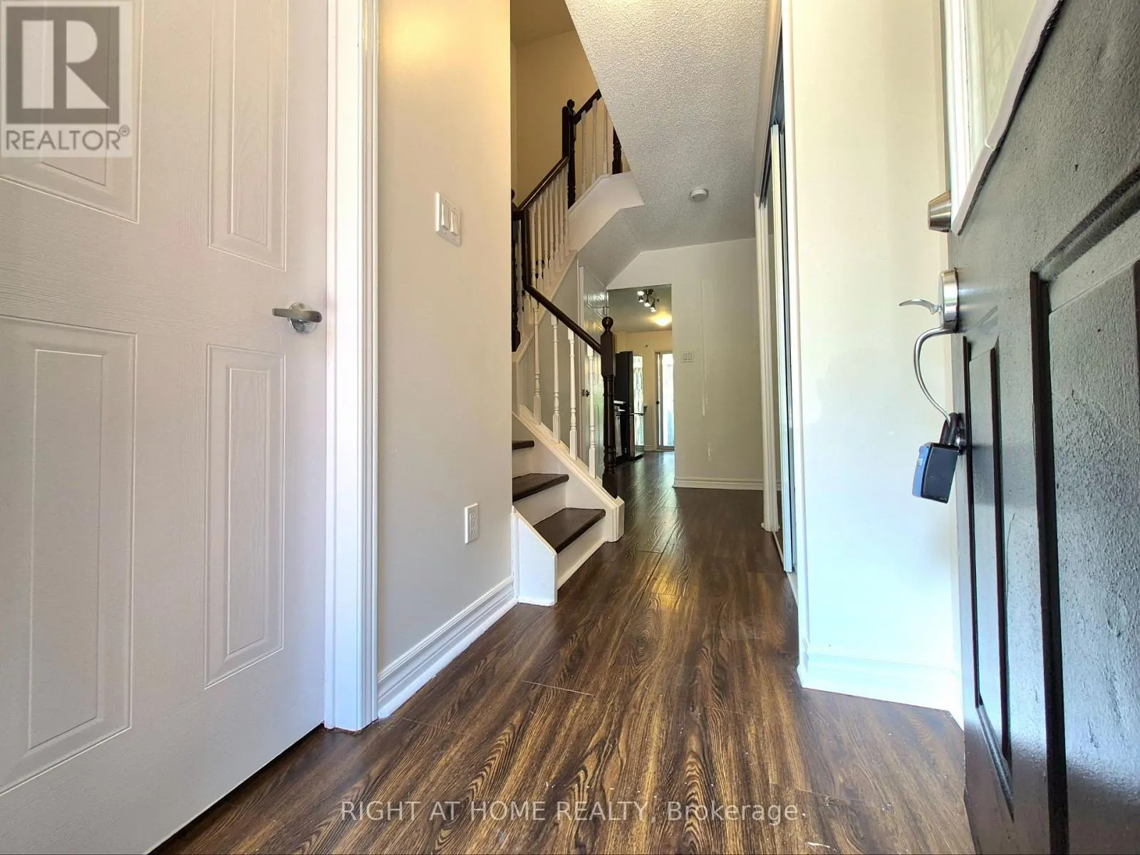 21 MCCULLOCK CRESCENT