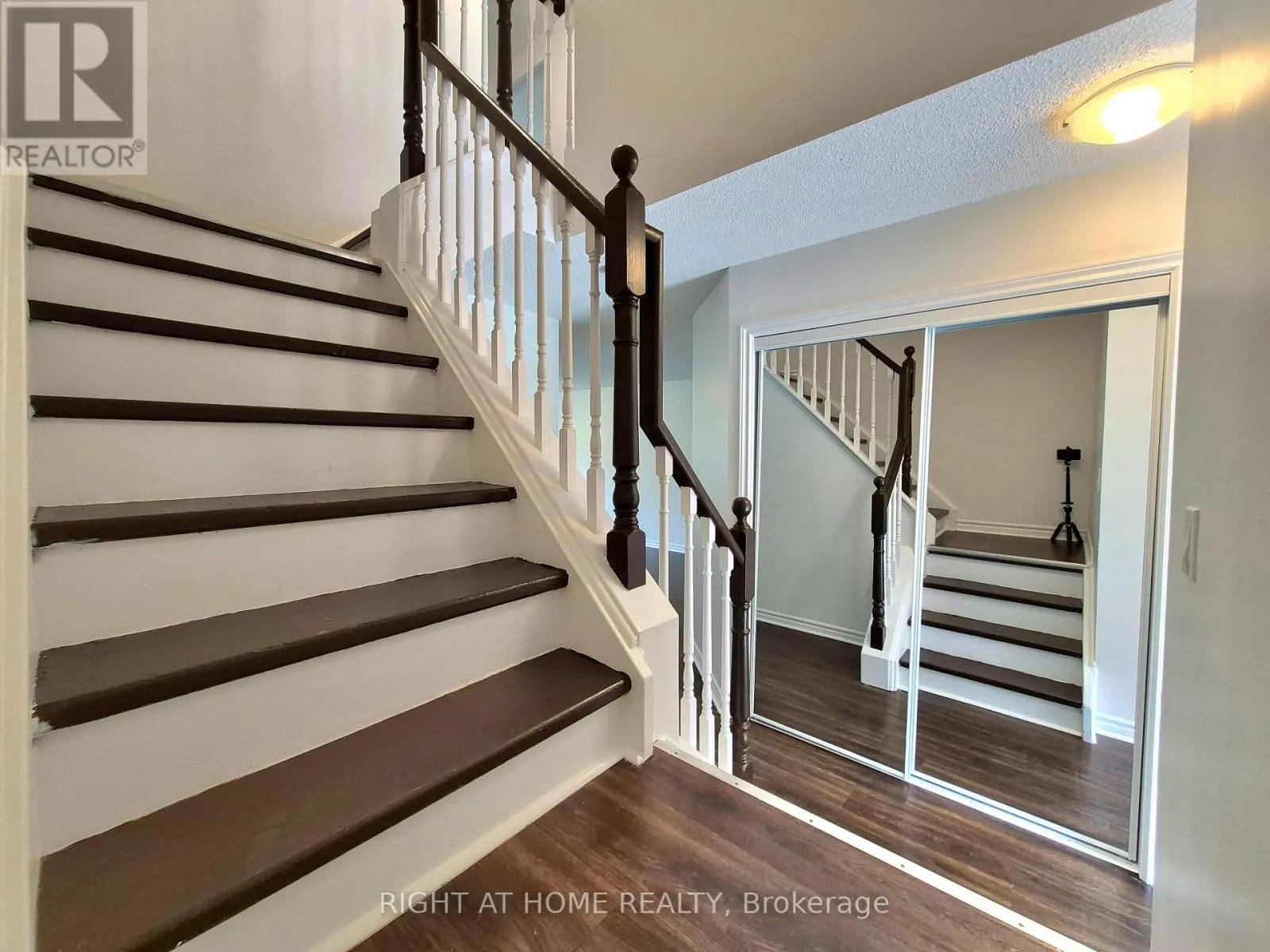 21 MCCULLOCK CRESCENT