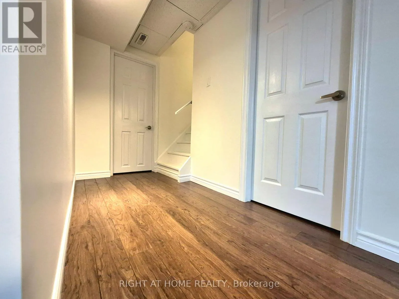 21 MCCULLOCK CRESCENT