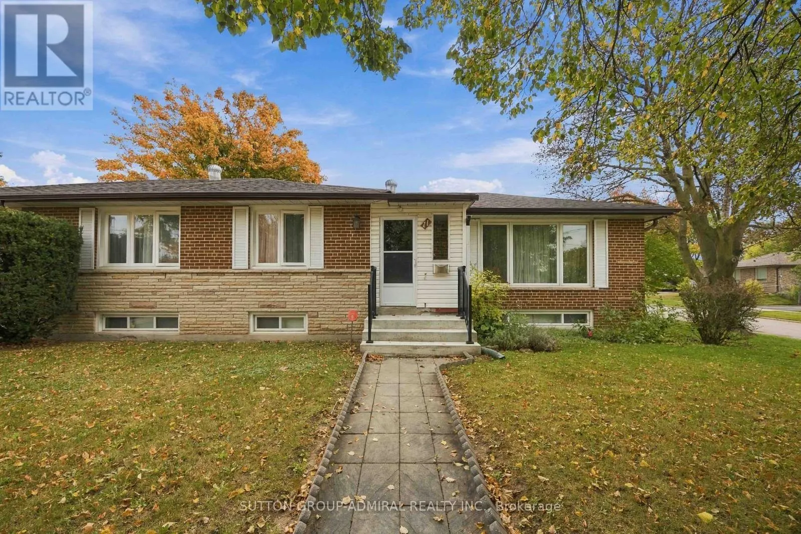 11 SUMMERGLADE DRIVE