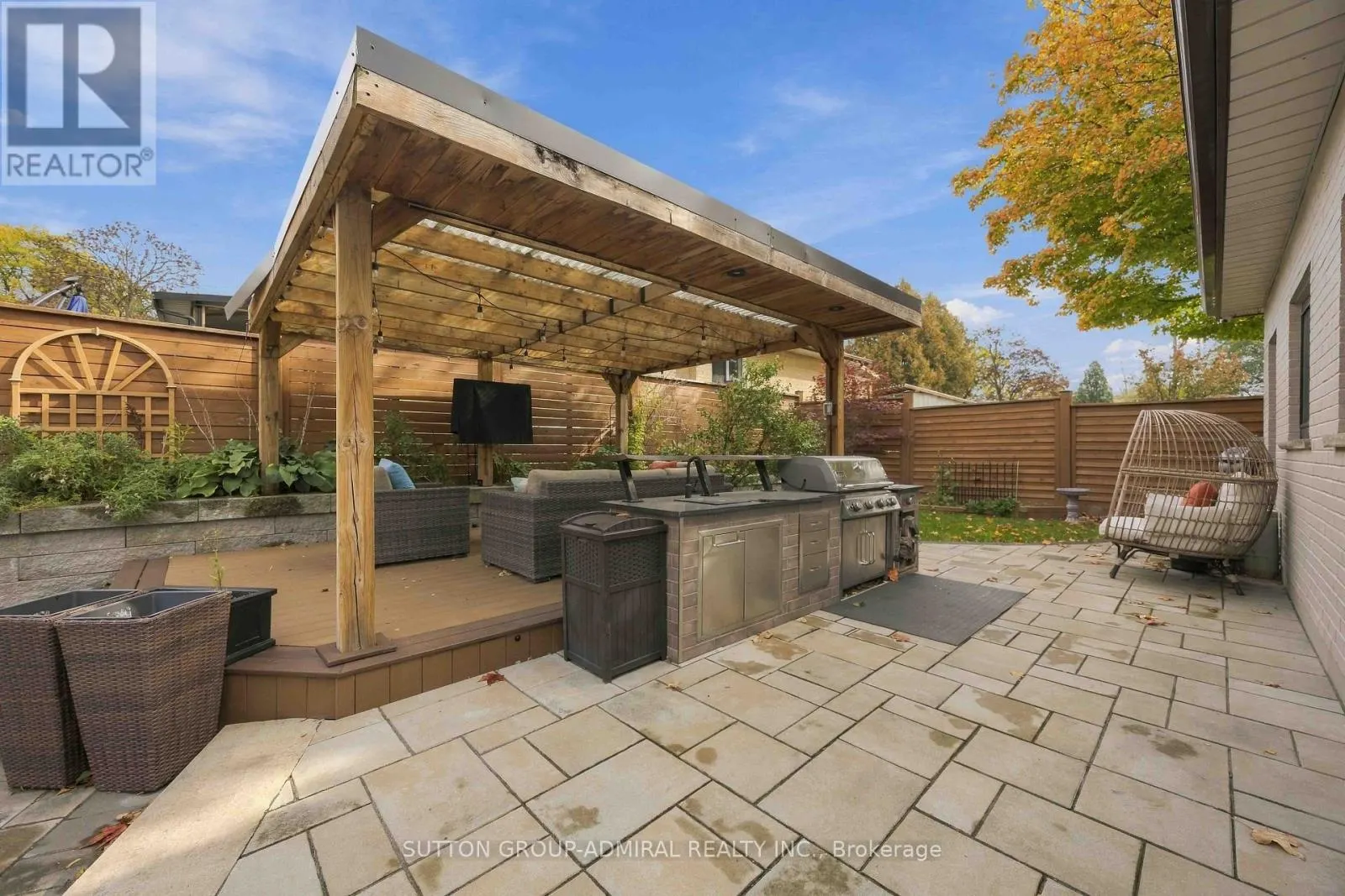 11 SUMMERGLADE DRIVE