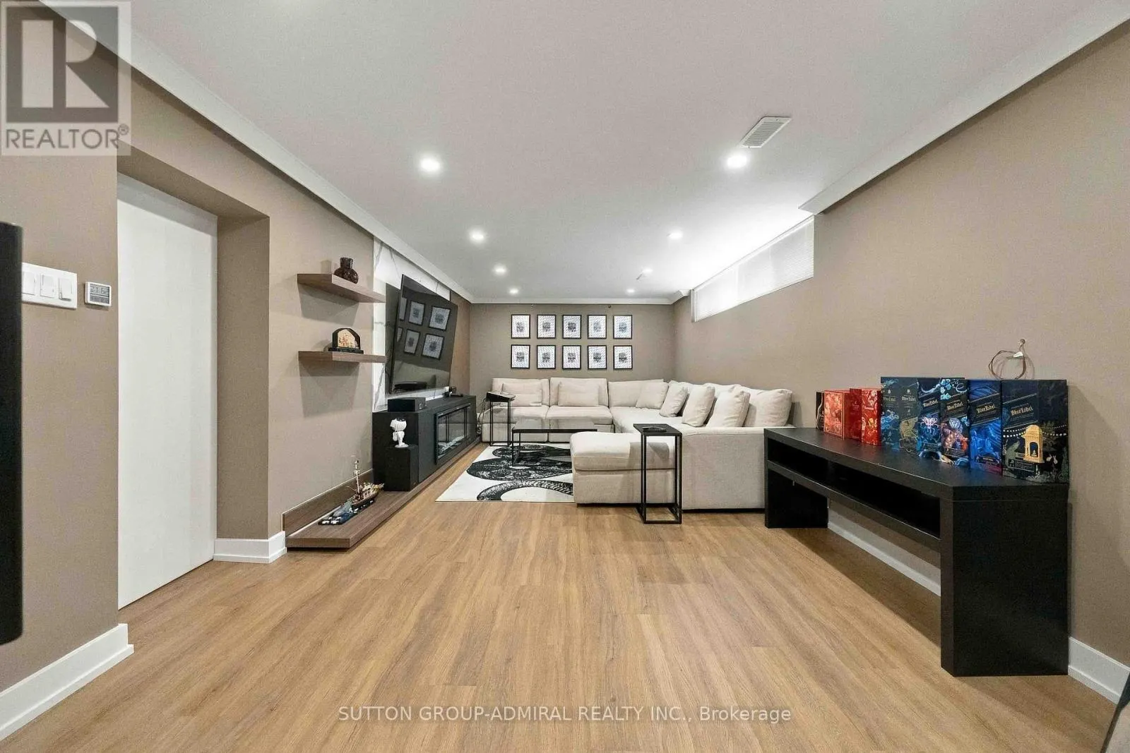 11 SUMMERGLADE DRIVE