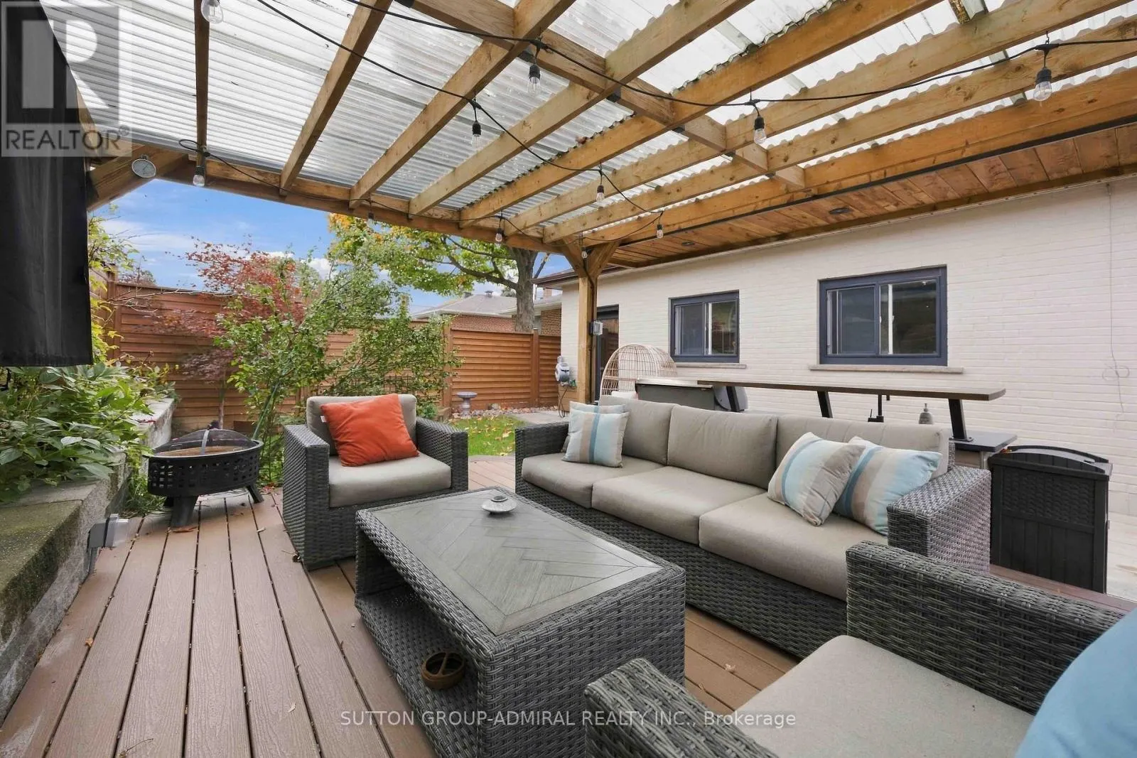 11 SUMMERGLADE DRIVE