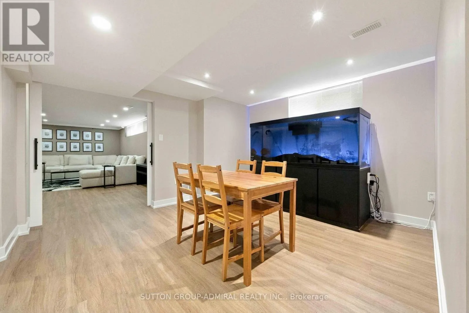 11 SUMMERGLADE DRIVE