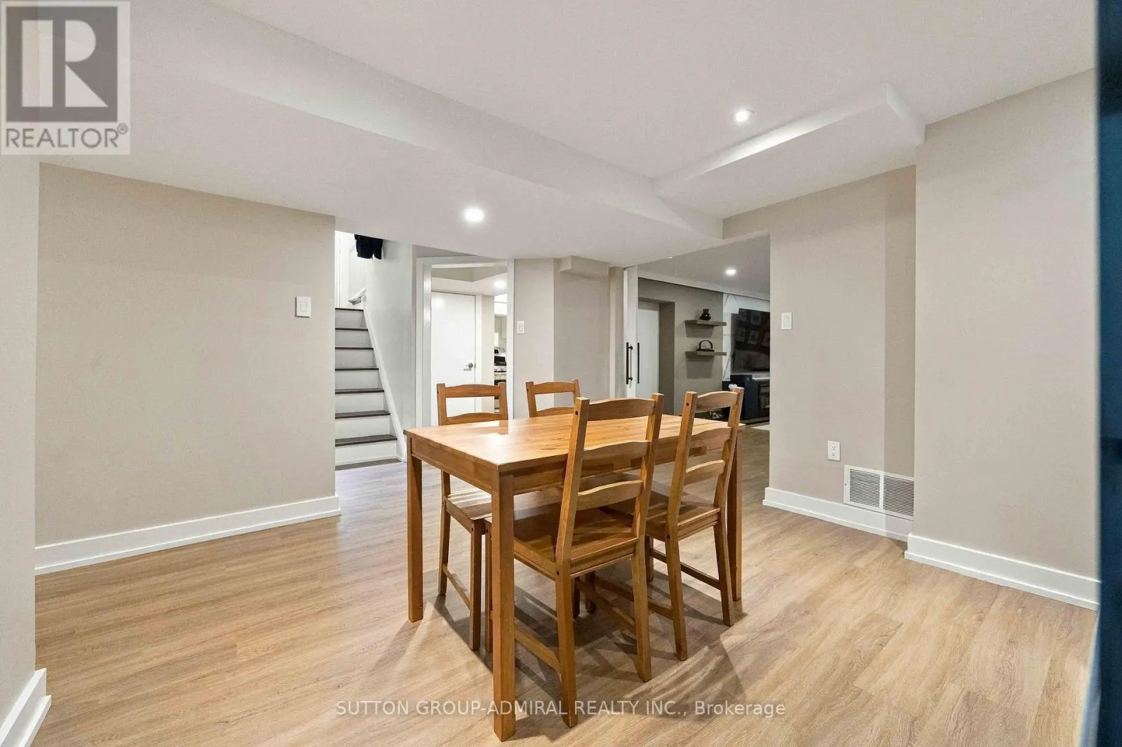 11 SUMMERGLADE DRIVE