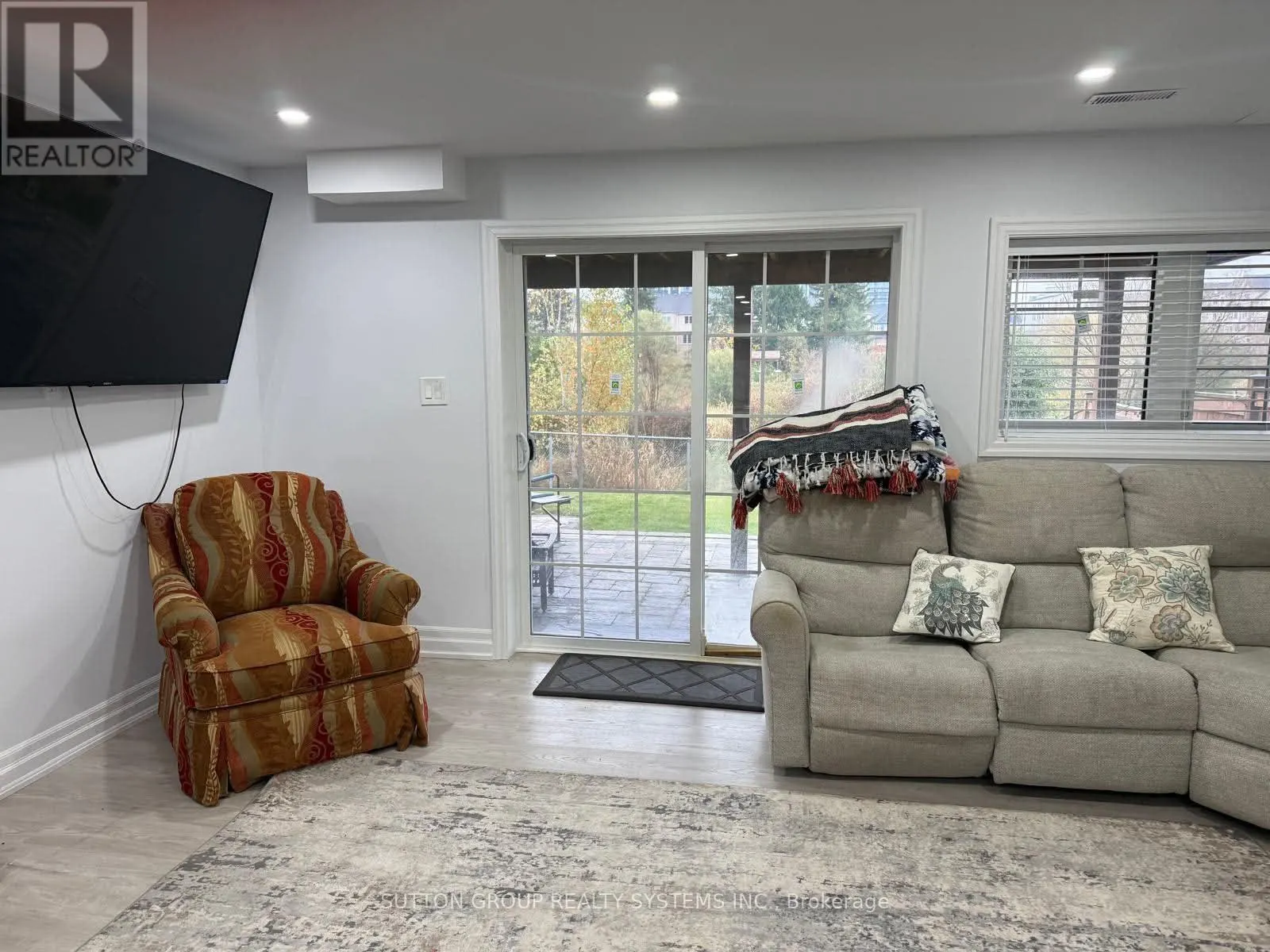 2541 SNOW KNIGHT DRIVE