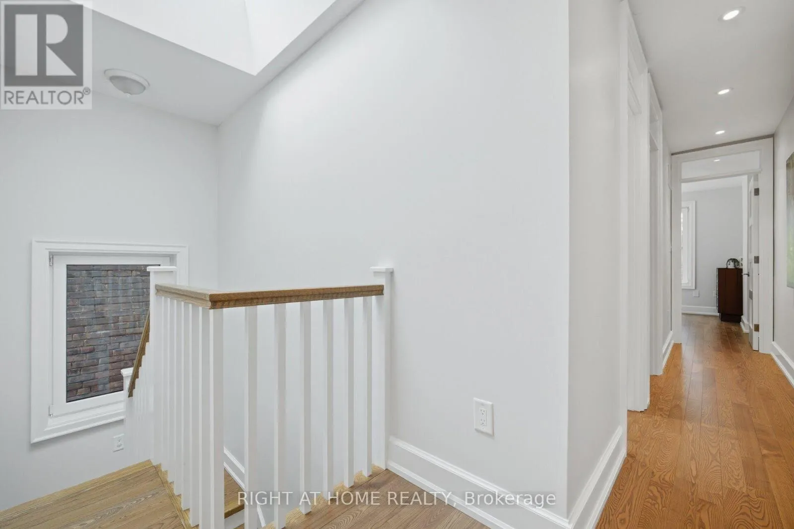 32 EASTMOUNT AVENUE