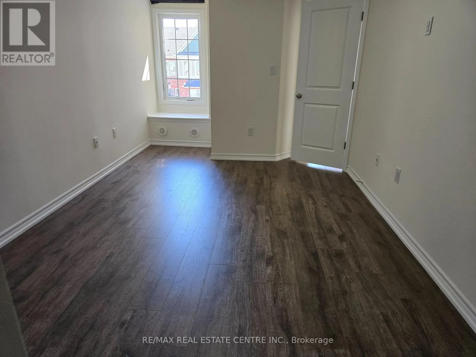 1084 SILK STREET