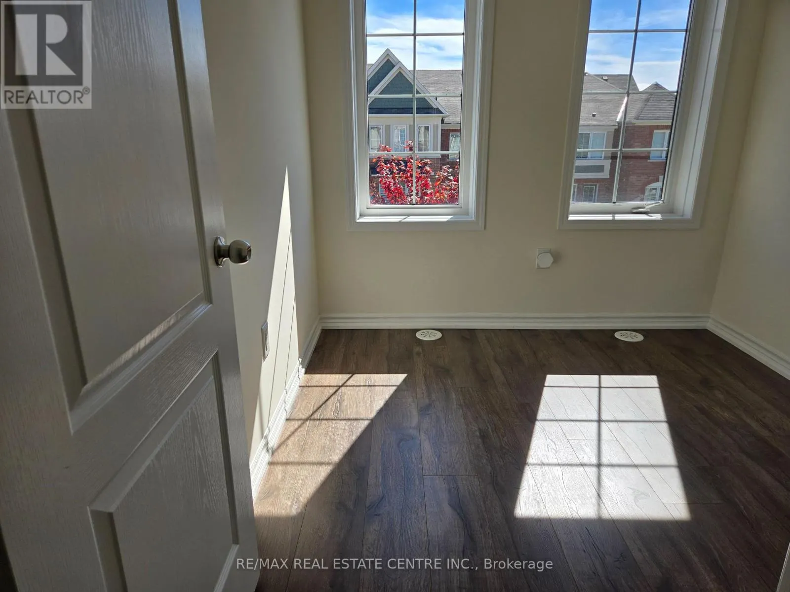 1084 SILK STREET