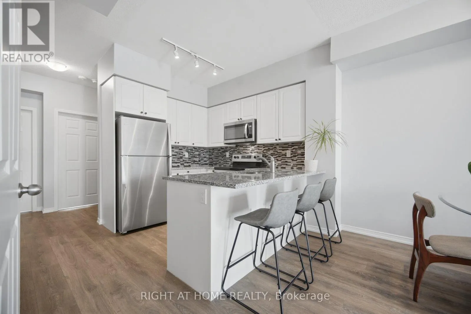 233 - 515 KINGBIRD GROVE