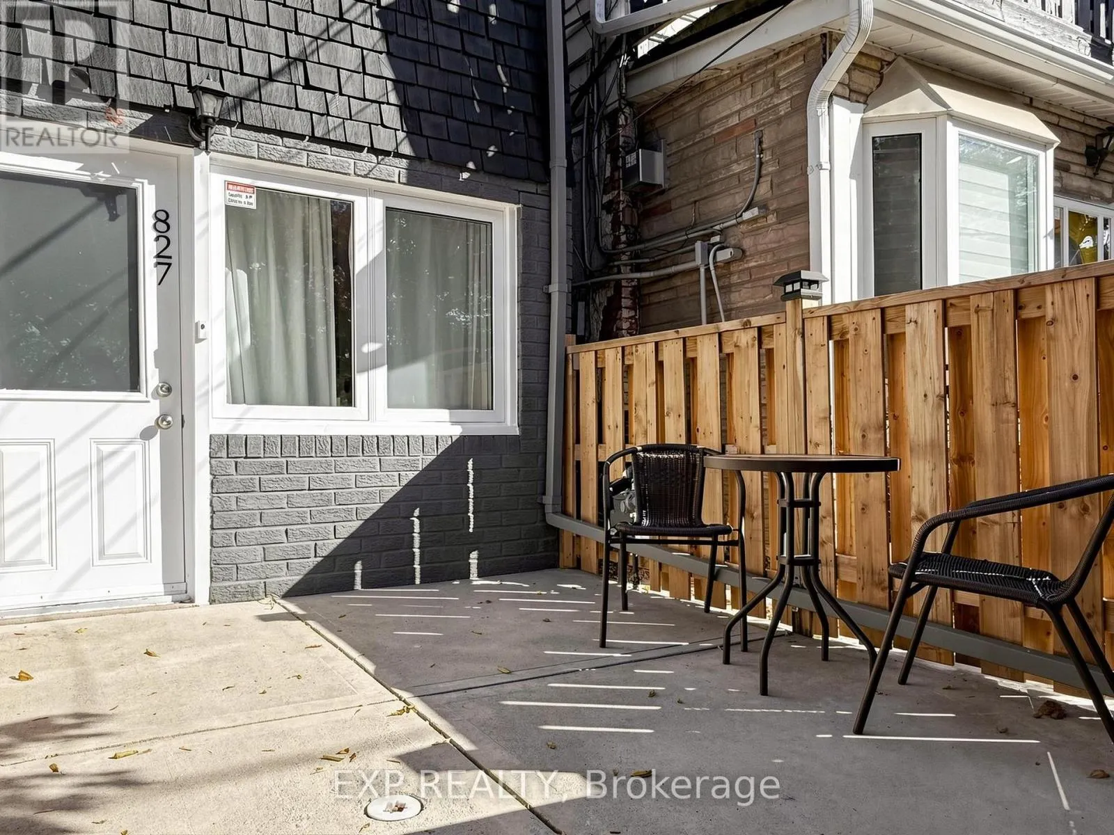 827 CRAVEN ROAD