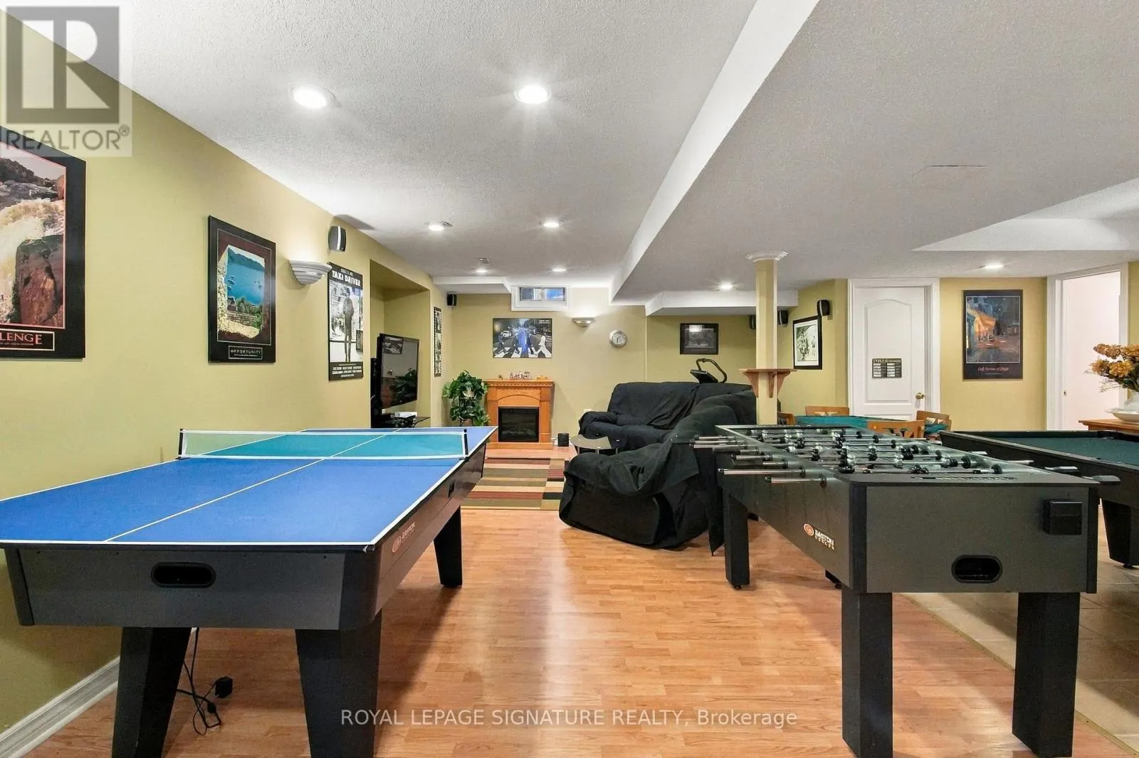1604 VALLEY RIDGE CRESCENT