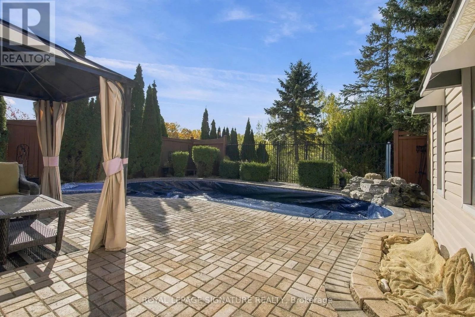 1604 VALLEY RIDGE CRESCENT