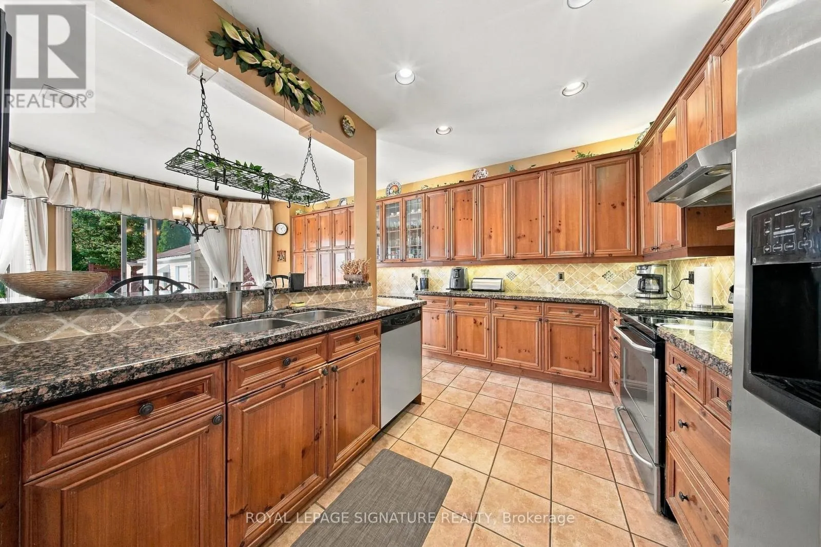 1604 VALLEY RIDGE CRESCENT