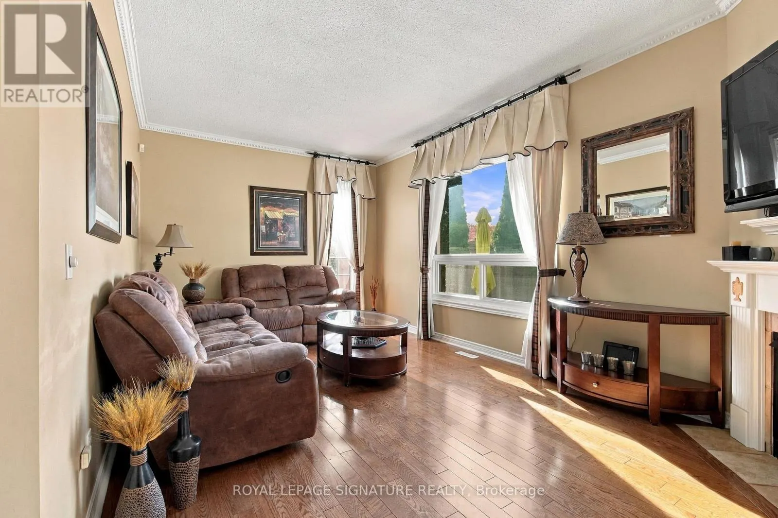 1604 VALLEY RIDGE CRESCENT