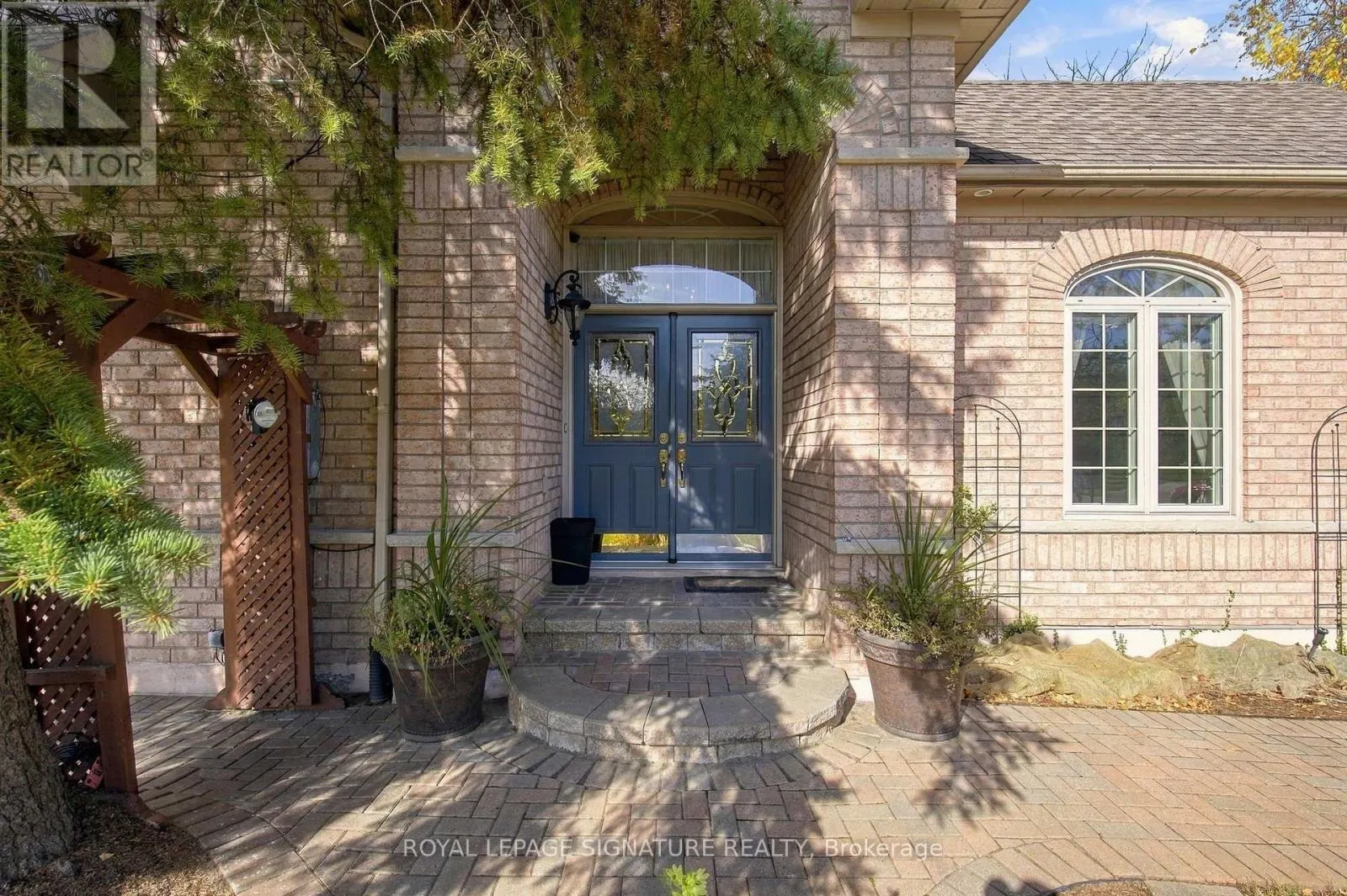 1604 VALLEY RIDGE CRESCENT
