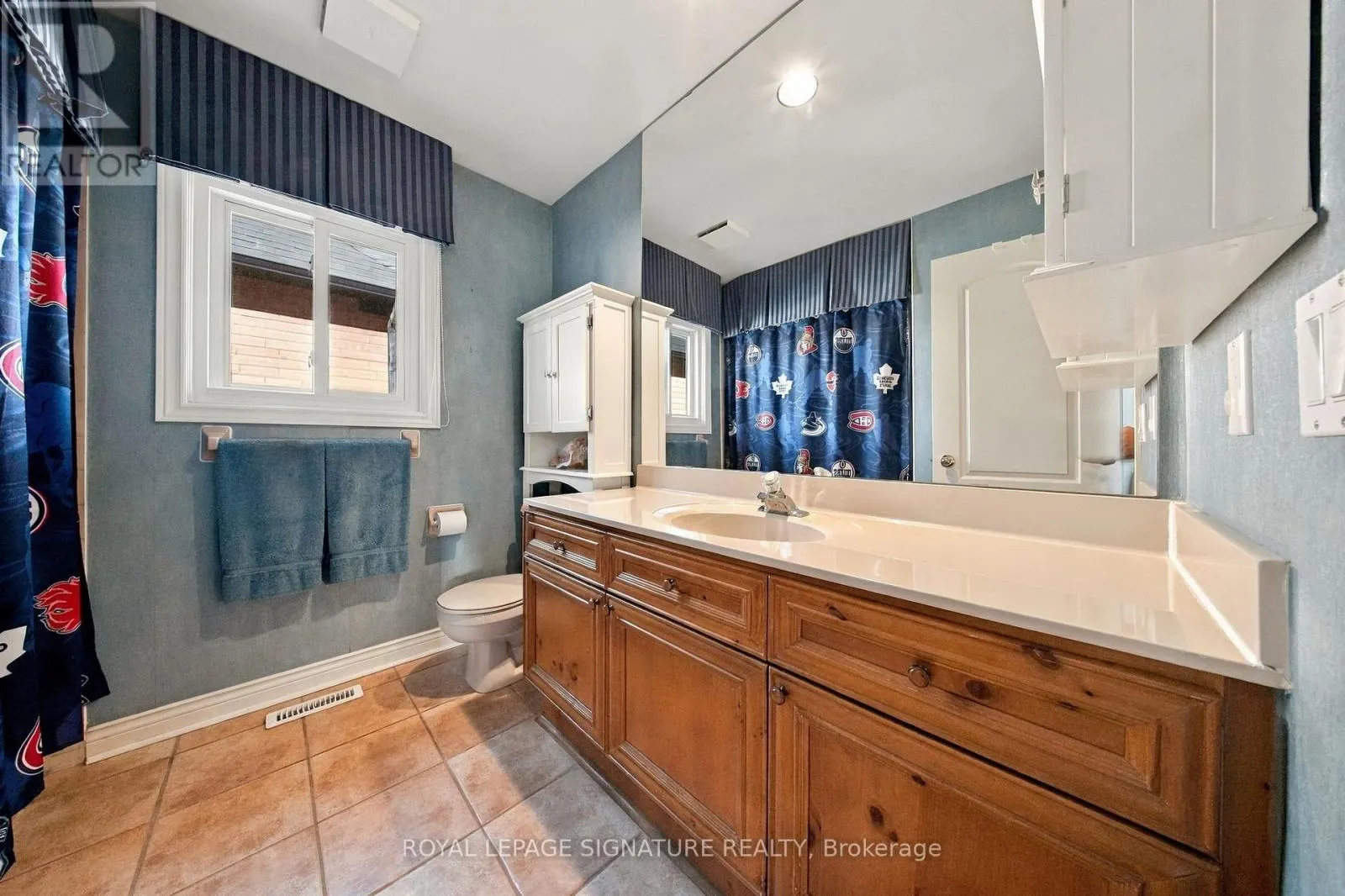 1604 VALLEY RIDGE CRESCENT