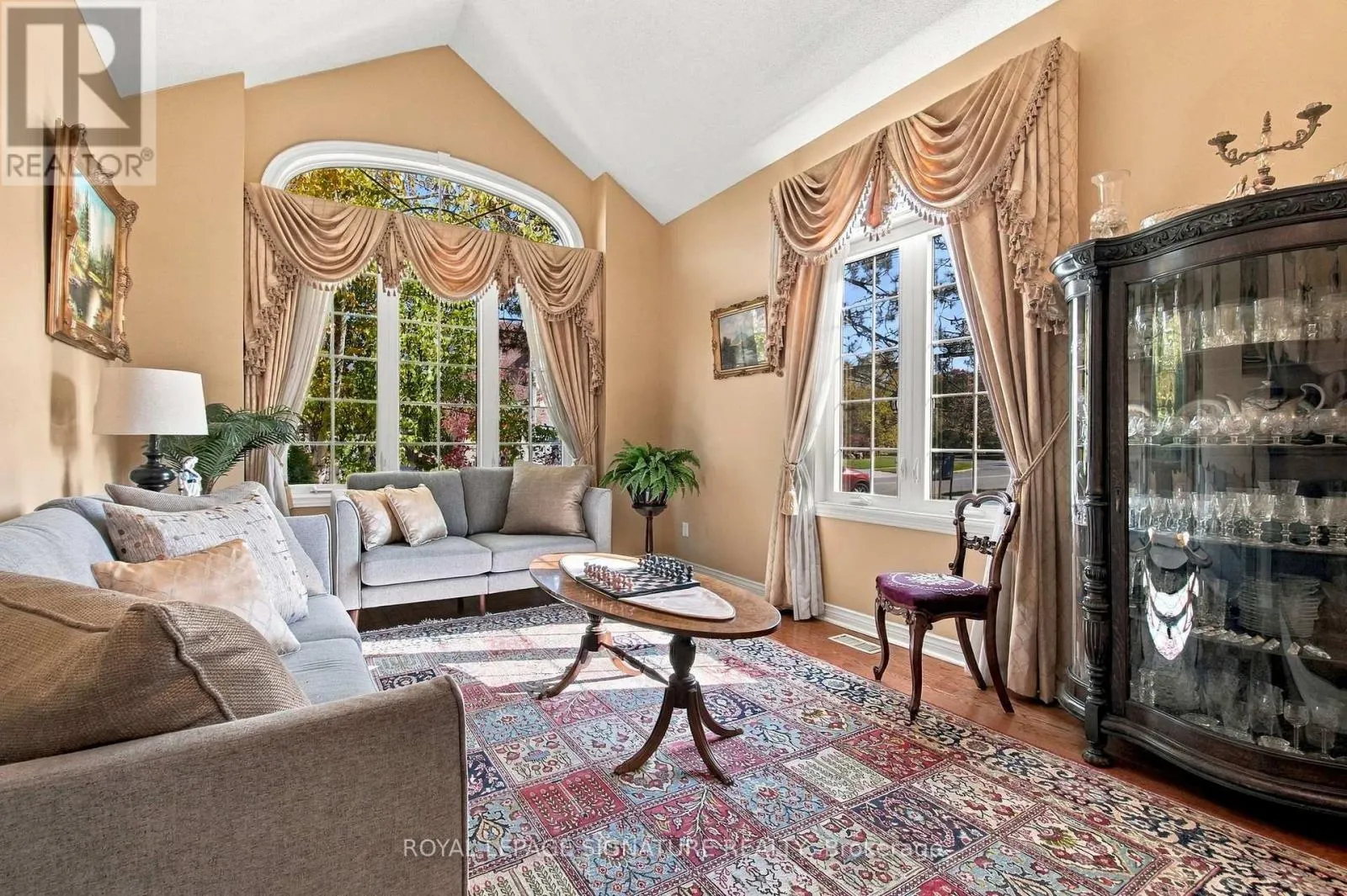 1604 VALLEY RIDGE CRESCENT