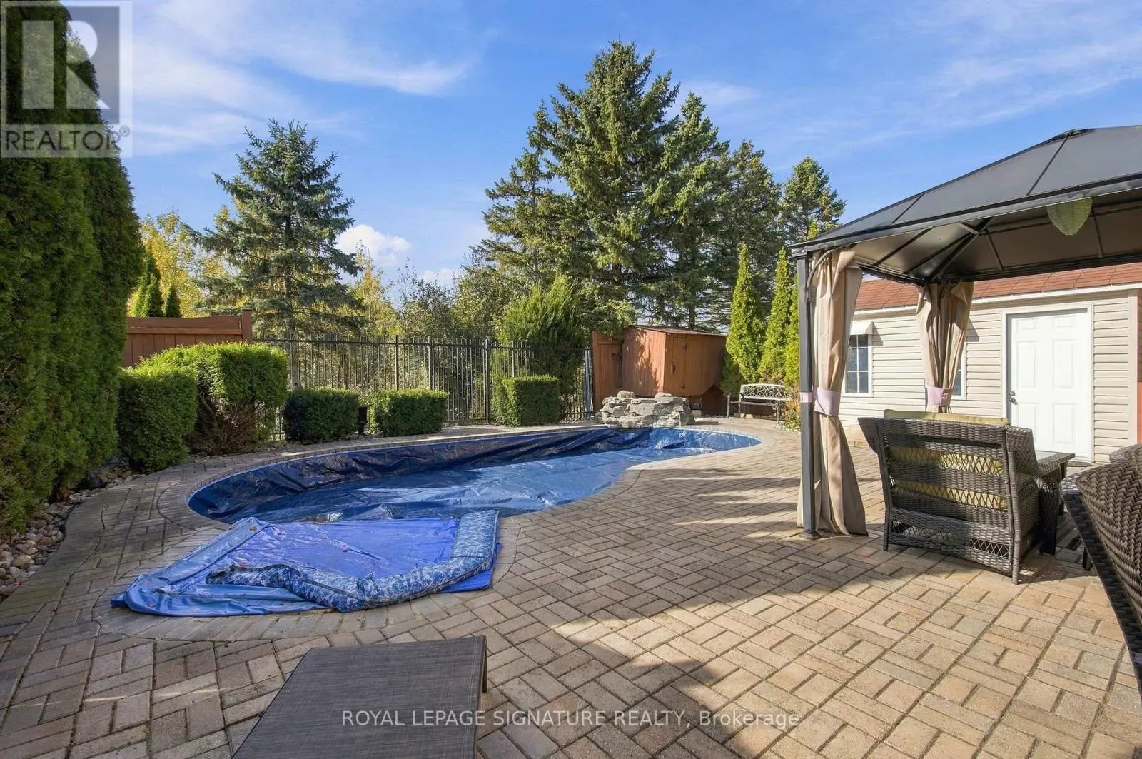1604 VALLEY RIDGE CRESCENT