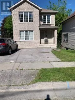 2 - 27 NASSAU STREET