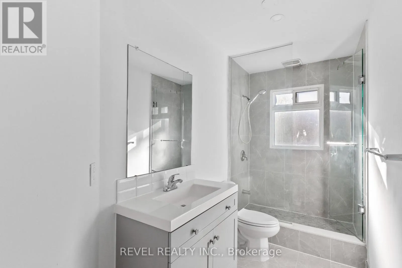UNIT 2 - 1100 SIMCOE STREET S