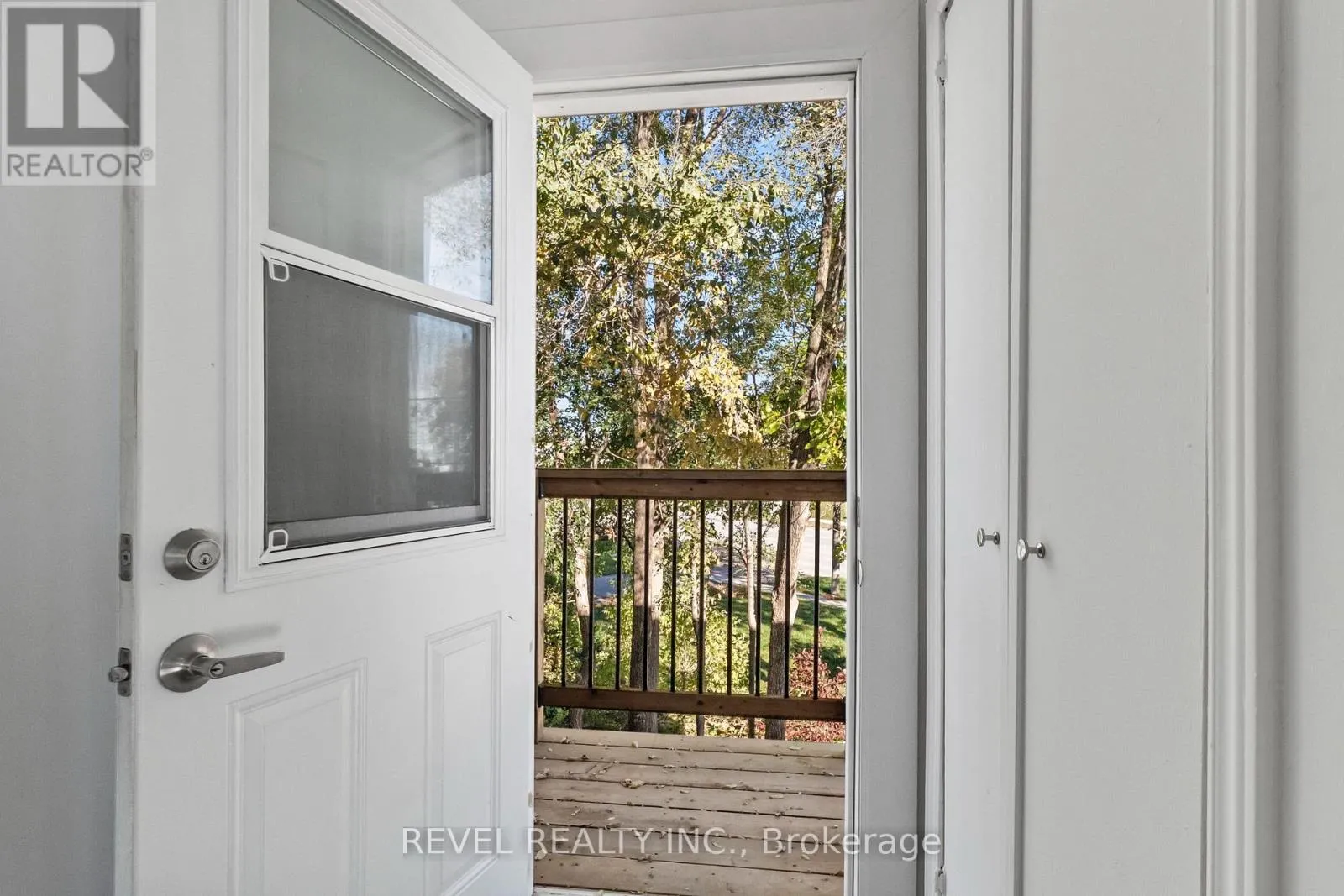 UNIT 2 - 1100 SIMCOE STREET S