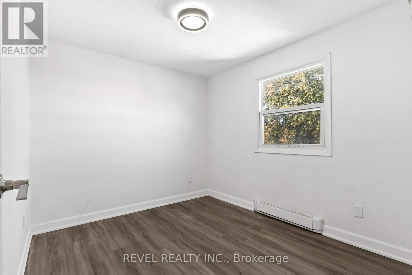 UNIT 2 - 1100 SIMCOE STREET S