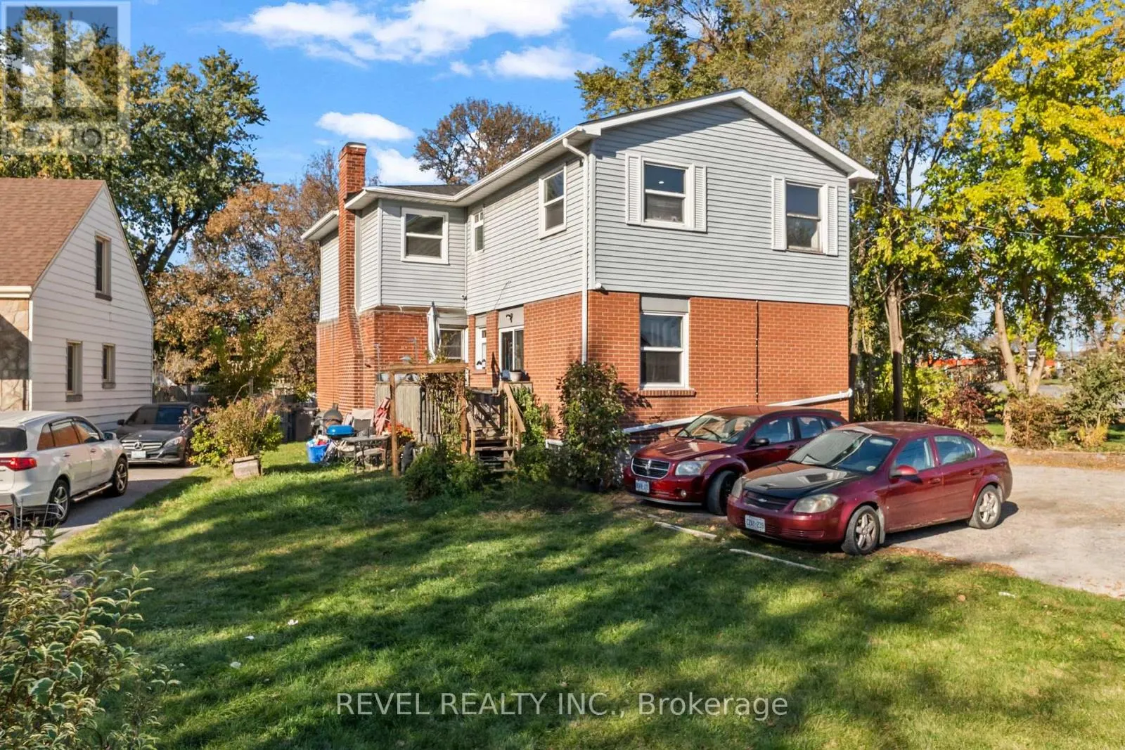 UNIT 2 - 1100 SIMCOE STREET S