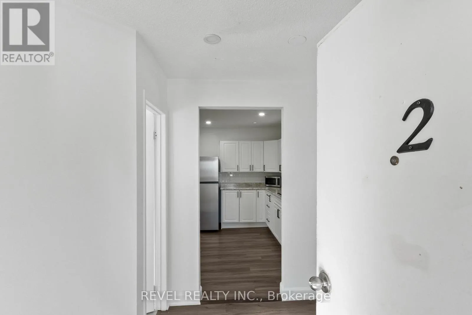 UNIT 2 - 1100 SIMCOE STREET S