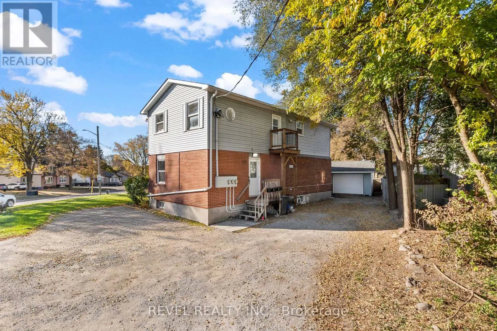 UNIT 2 - 1100 SIMCOE STREET S