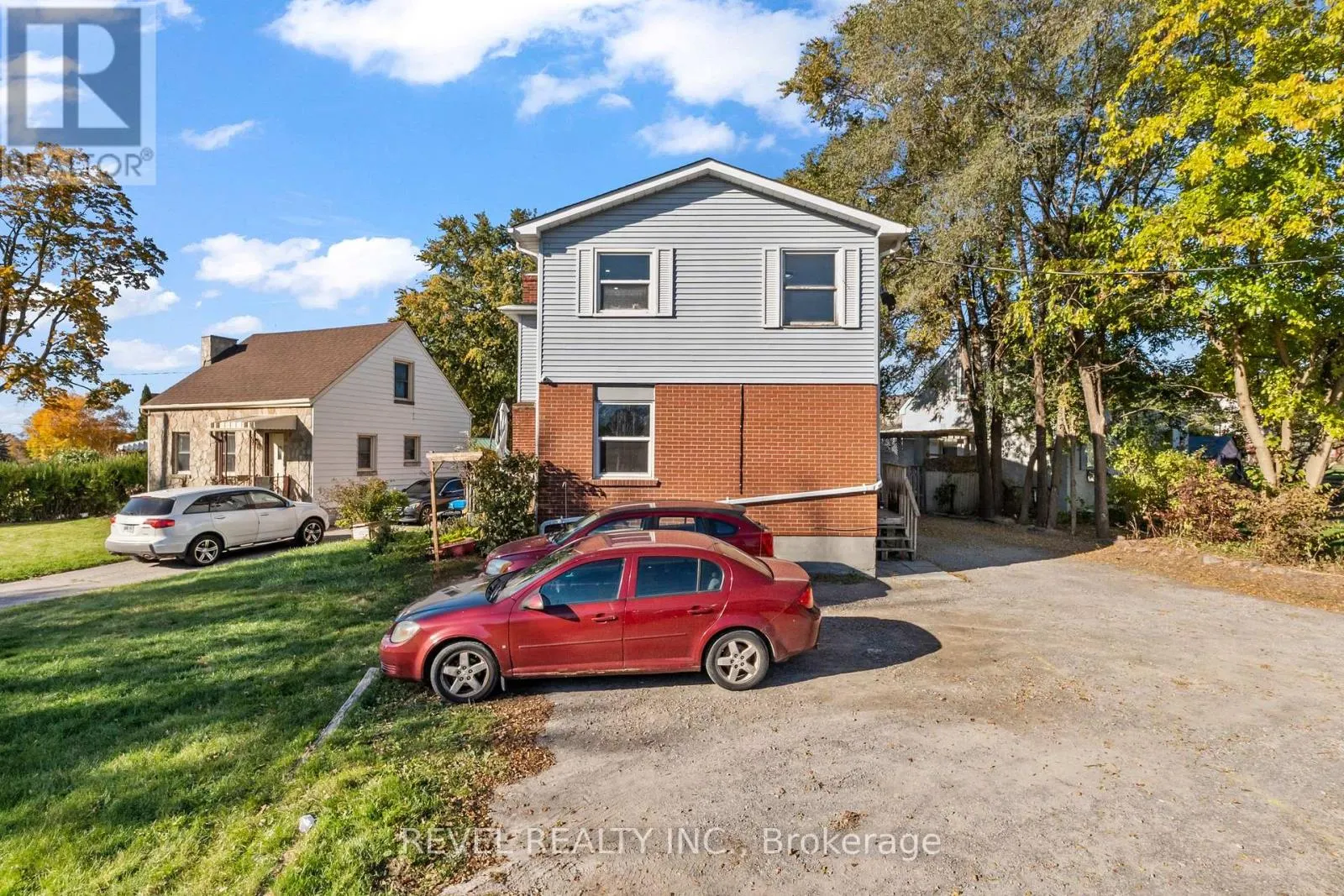 UNIT 2 - 1100 SIMCOE STREET S