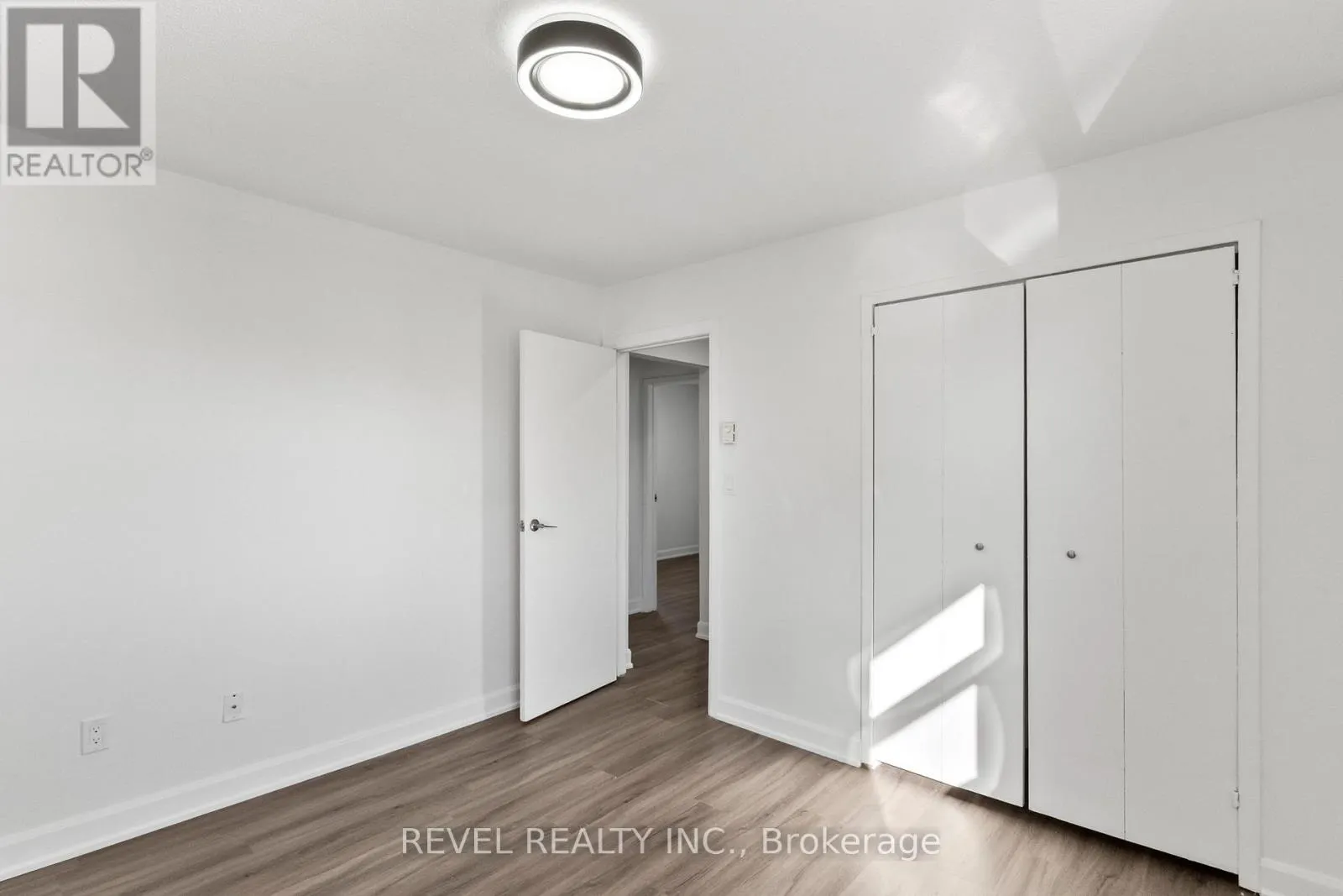UNIT 2 - 1100 SIMCOE STREET S