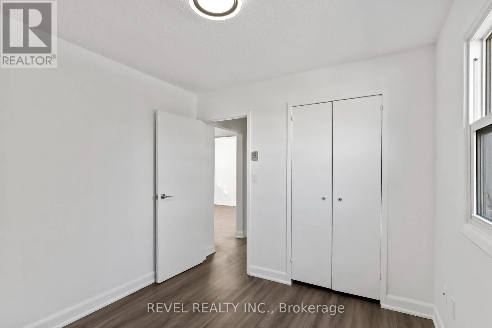 UNIT 2 - 1100 SIMCOE STREET S