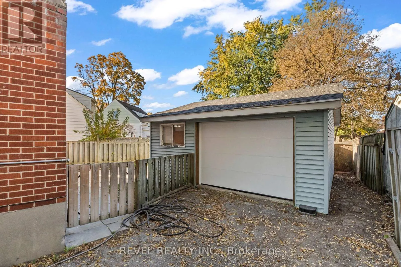 UNIT 2 - 1100 SIMCOE STREET S