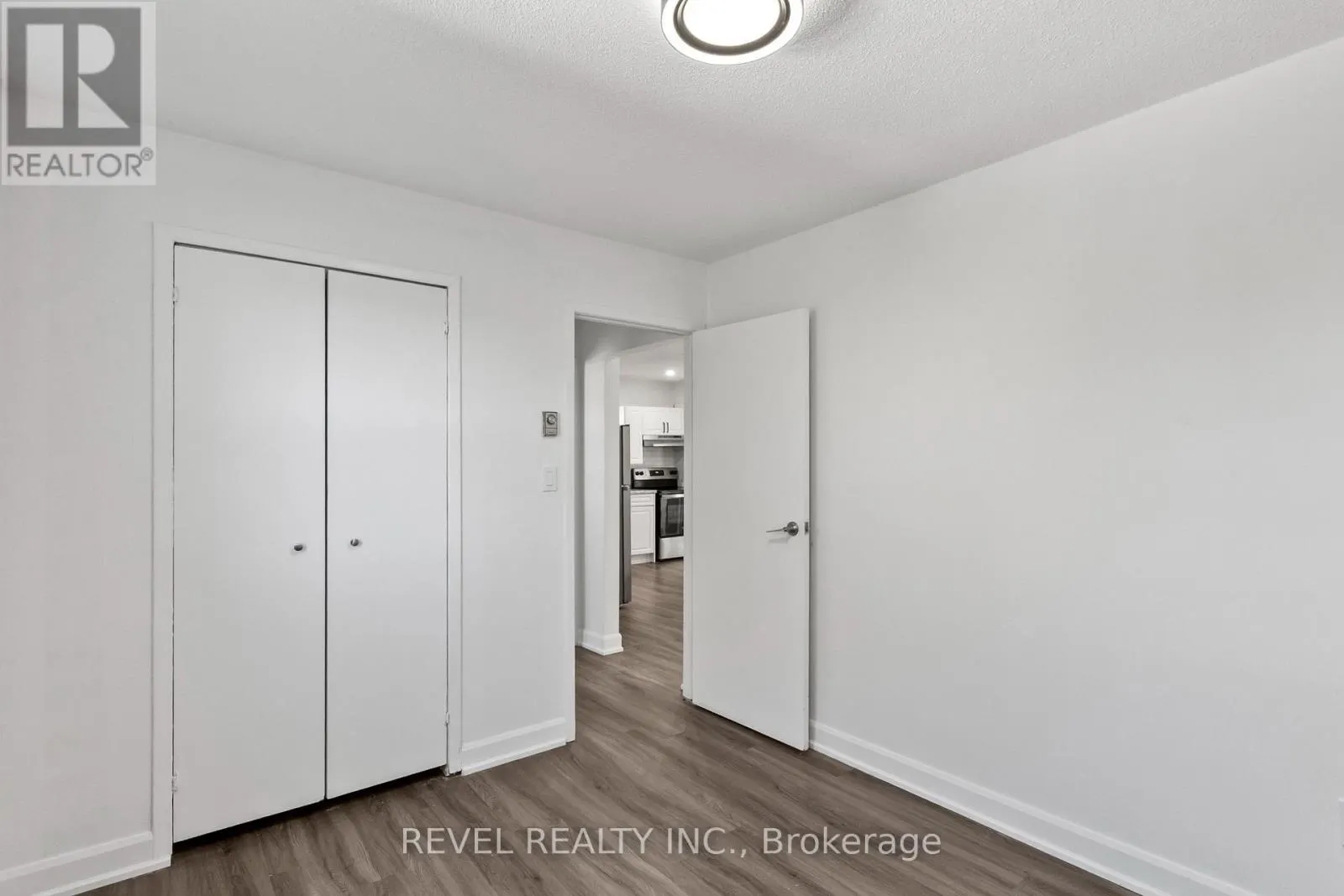 UNIT 2 - 1100 SIMCOE STREET S