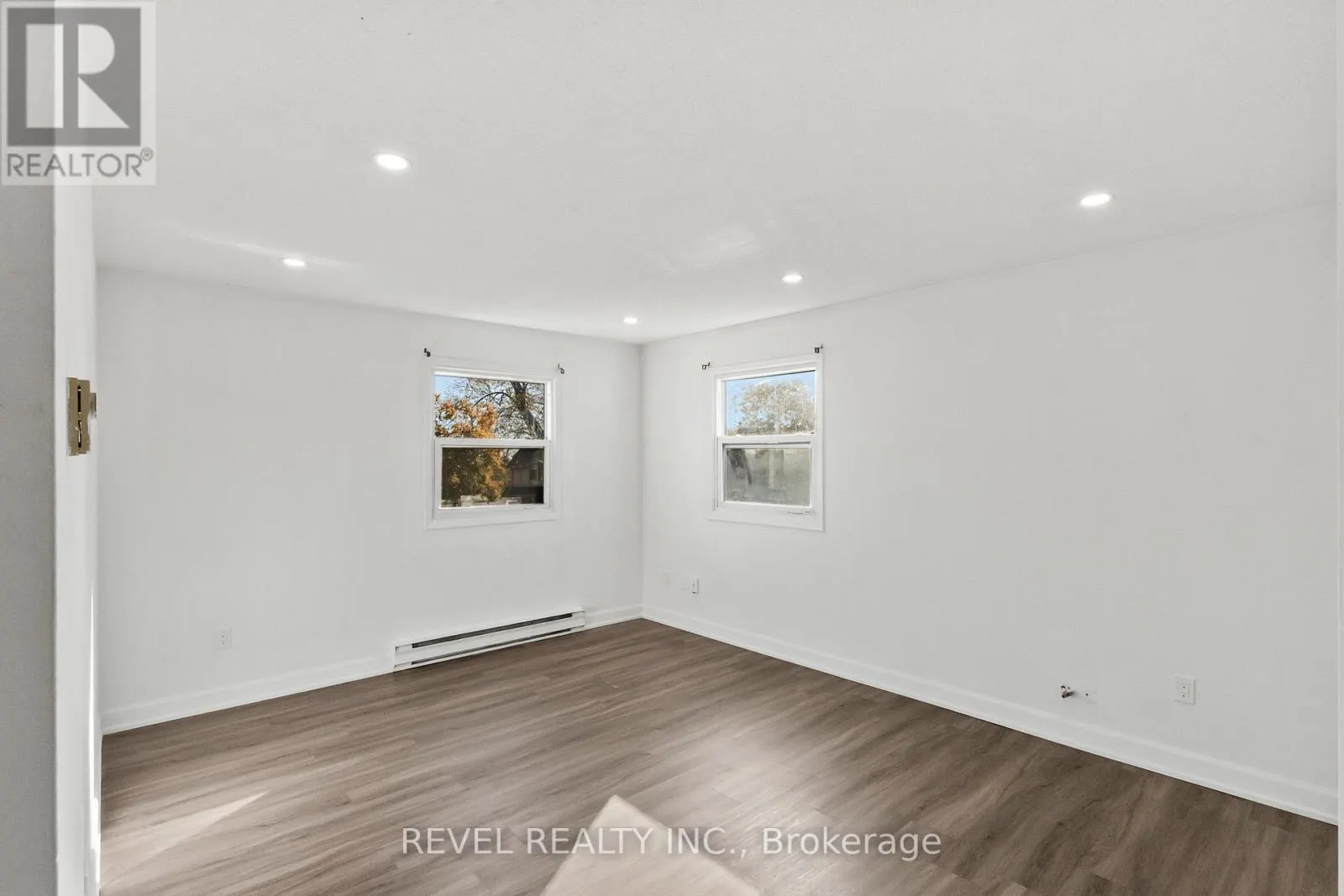 UNIT 2 - 1100 SIMCOE STREET S