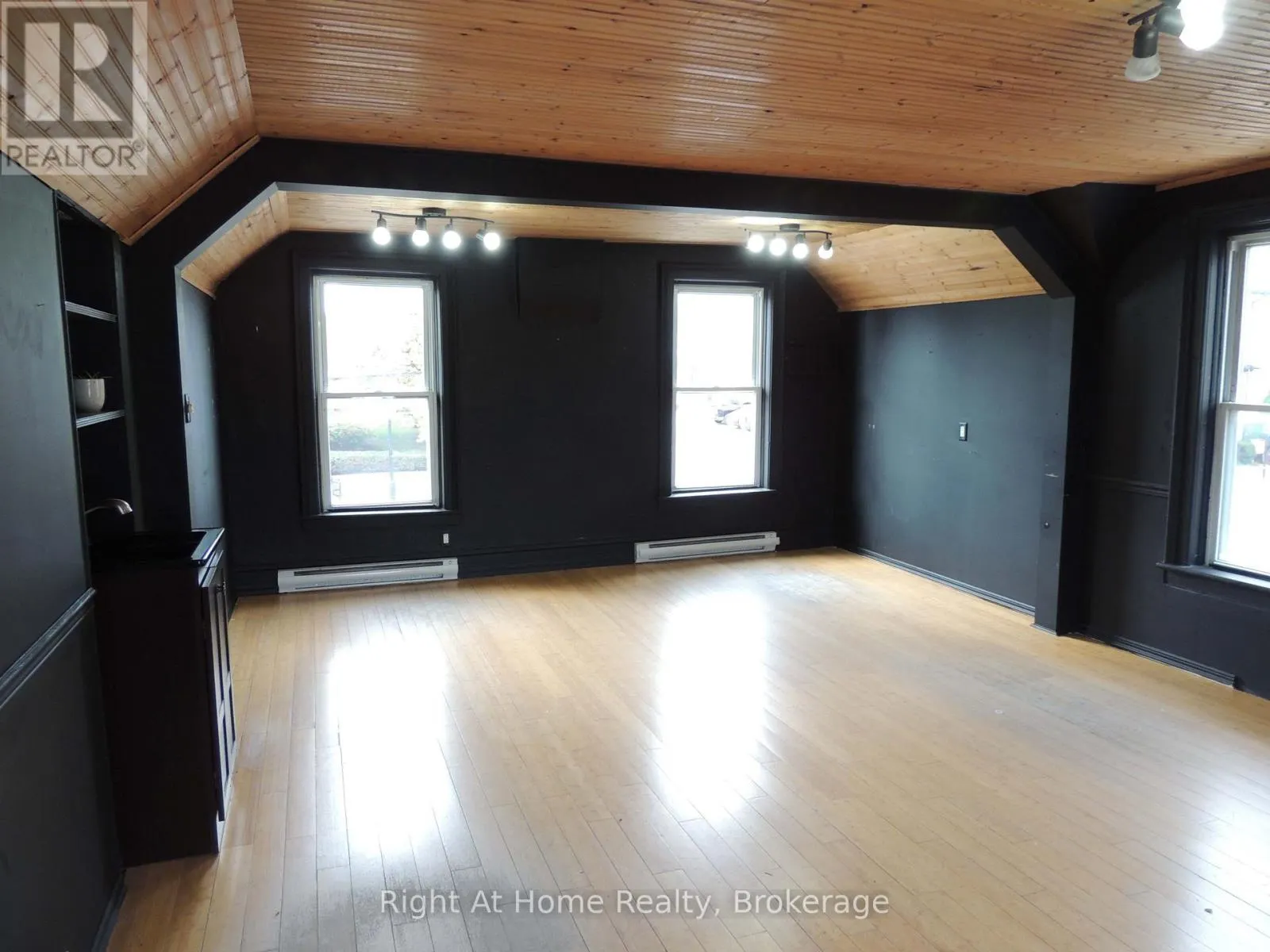 2ND FLOOR - 51 BALDWIN STREET #2nd Floor