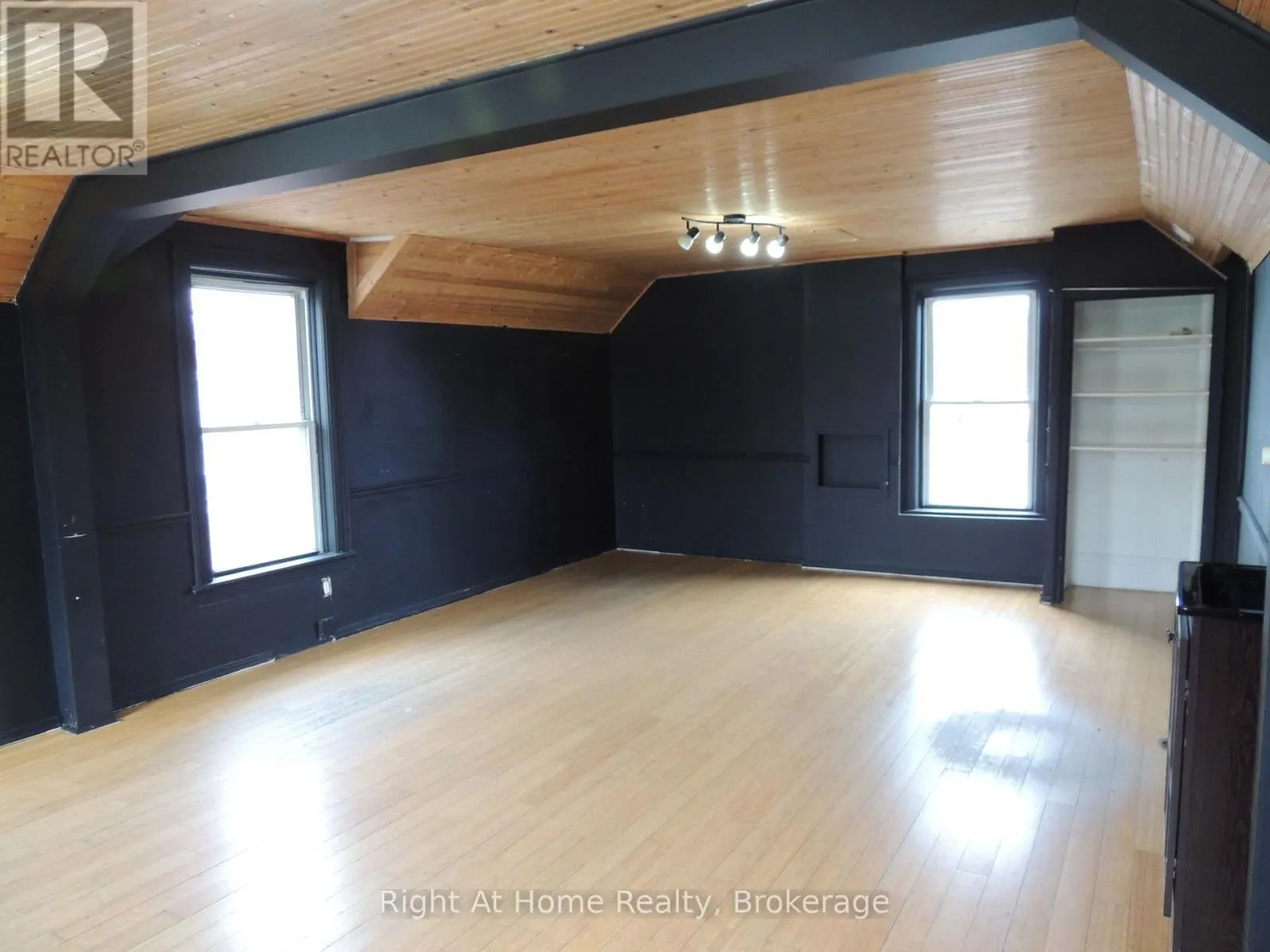 2ND FLOOR - 51 BALDWIN STREET #2nd Floor